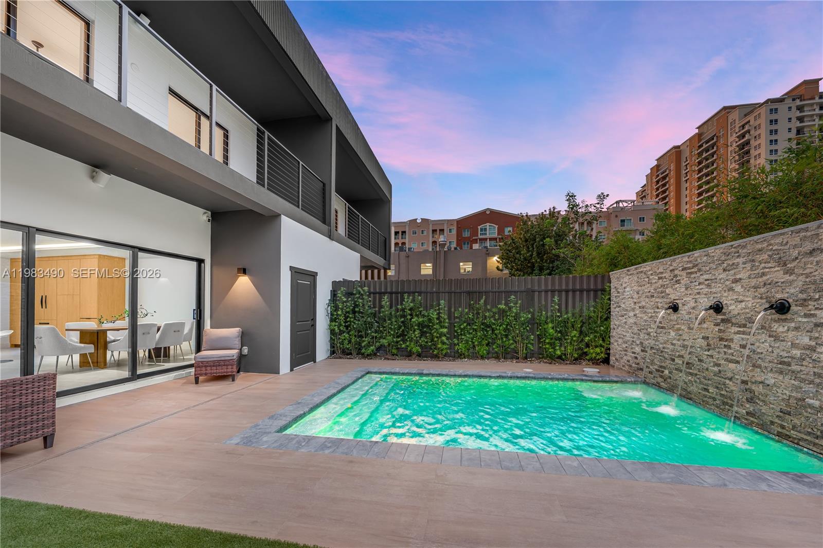 MIAMI SUBURBAN ACRES - Residential