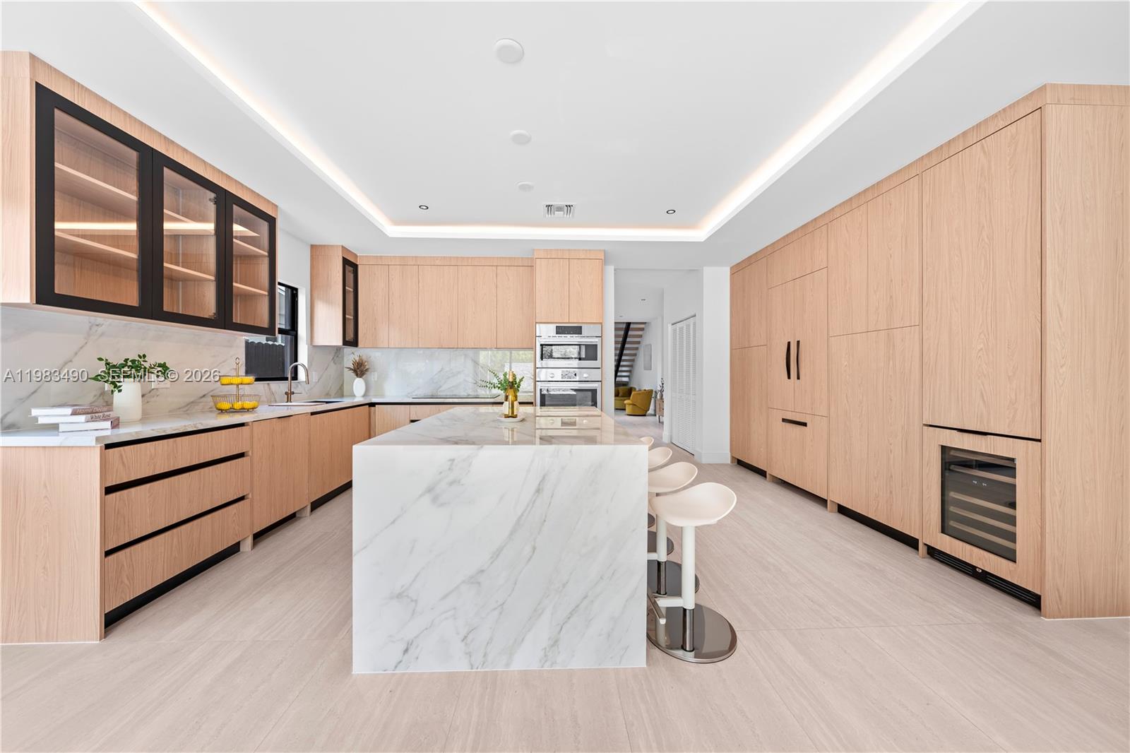 MIAMI SUBURBAN ACRES - Residential