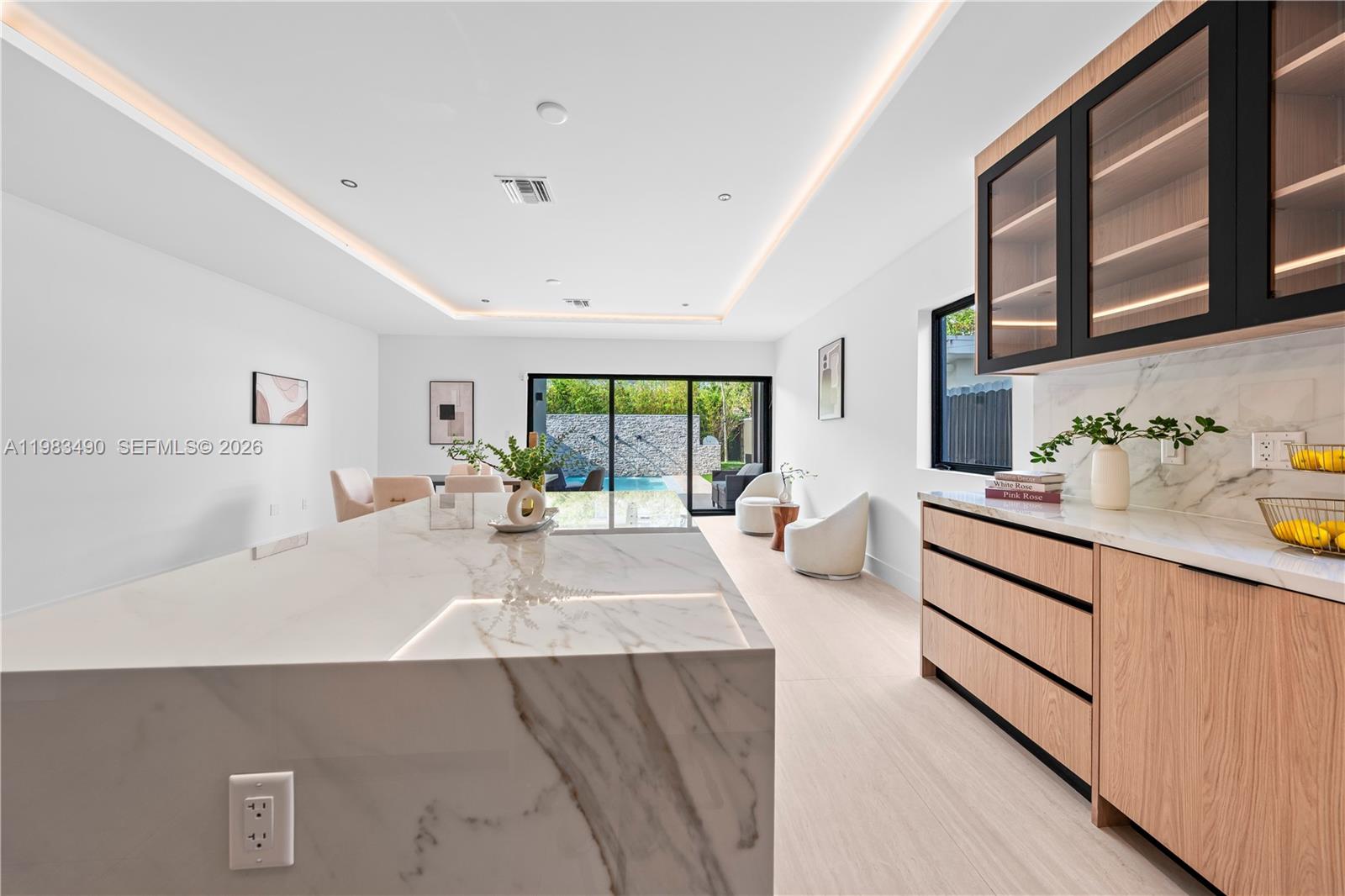 MIAMI SUBURBAN ACRES - Residential