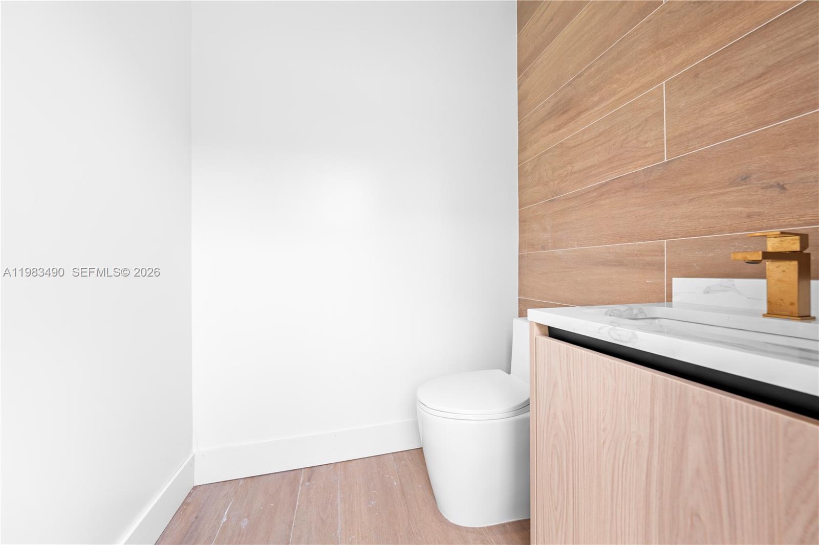 MIAMI SUBURBAN ACRES - Residential