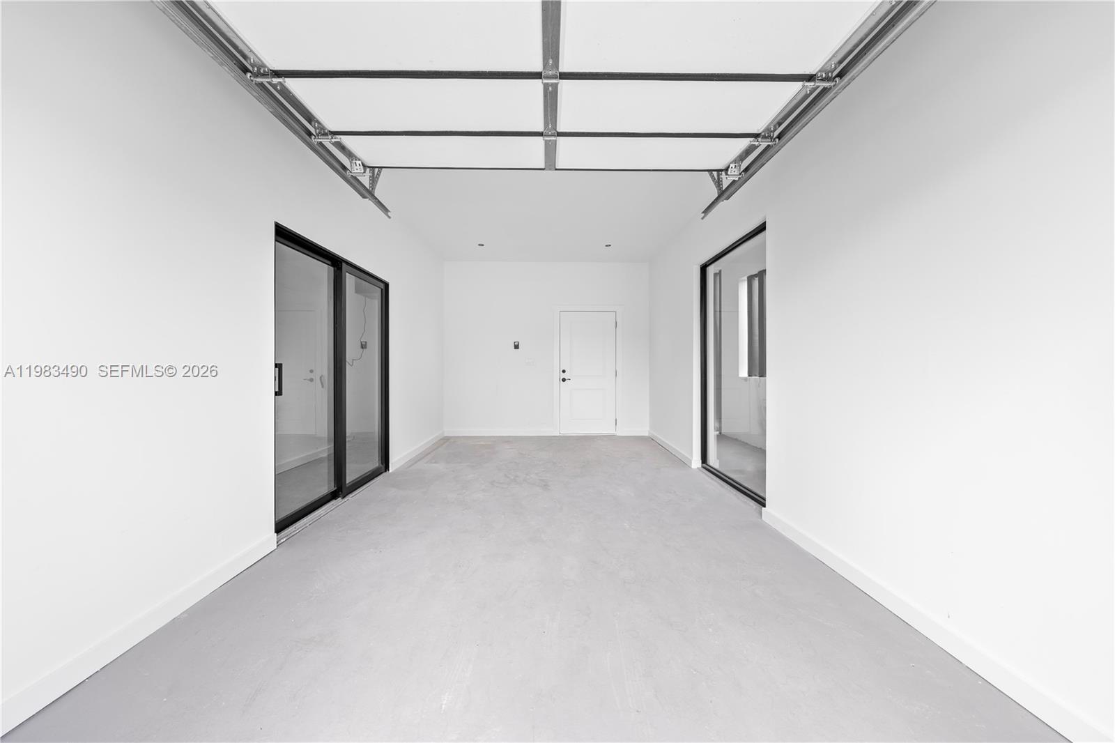 MIAMI SUBURBAN ACRES - Residential