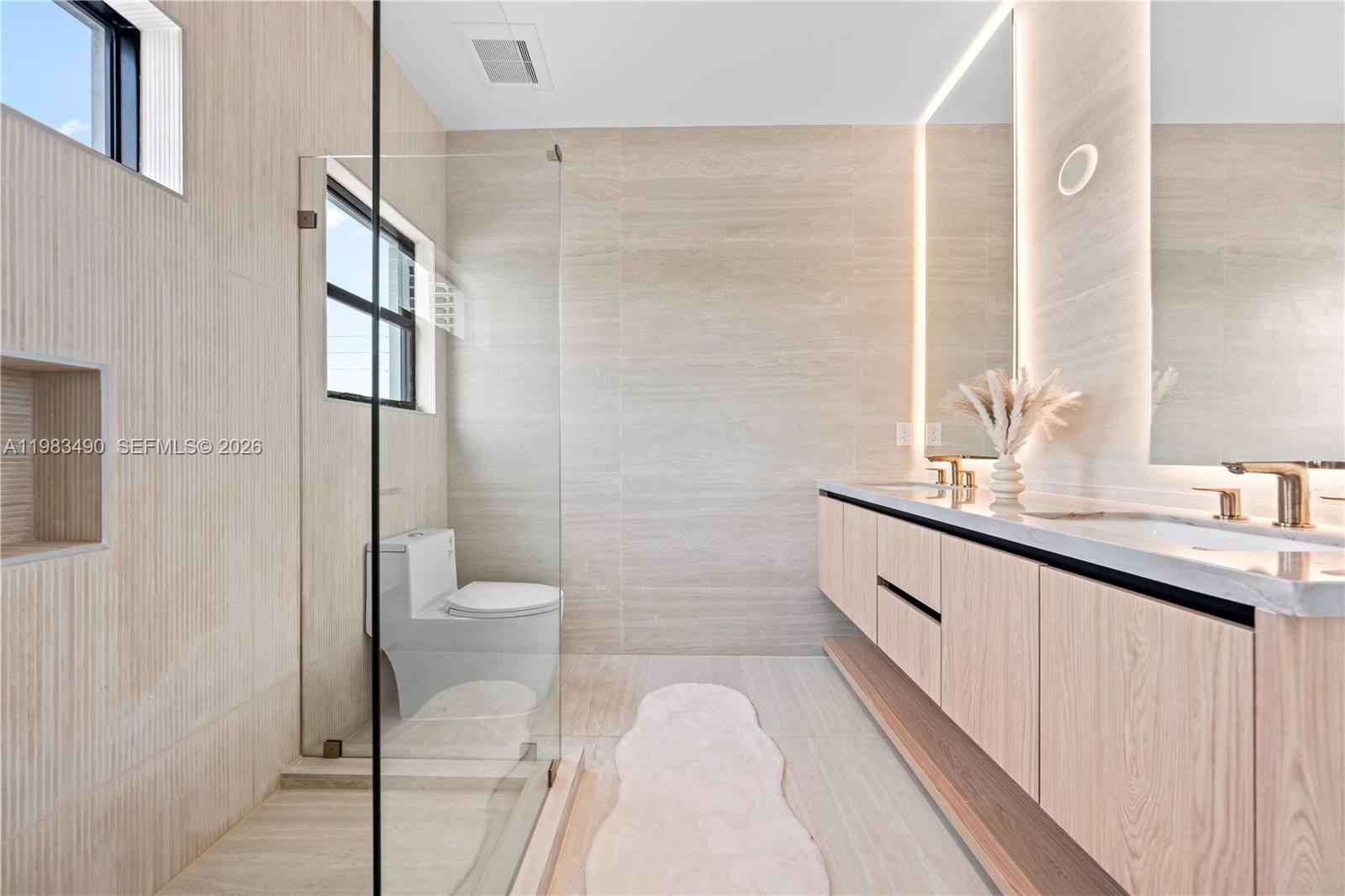 MIAMI SUBURBAN ACRES - Residential