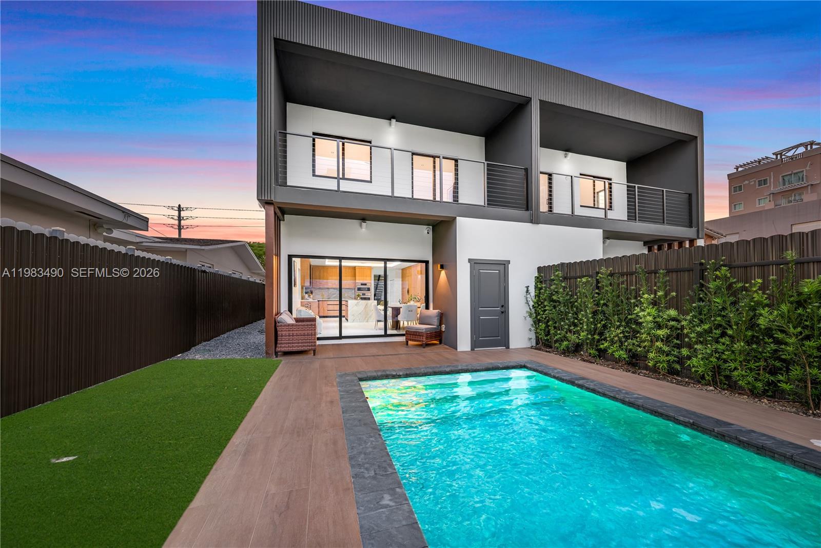 MIAMI SUBURBAN ACRES - Residential