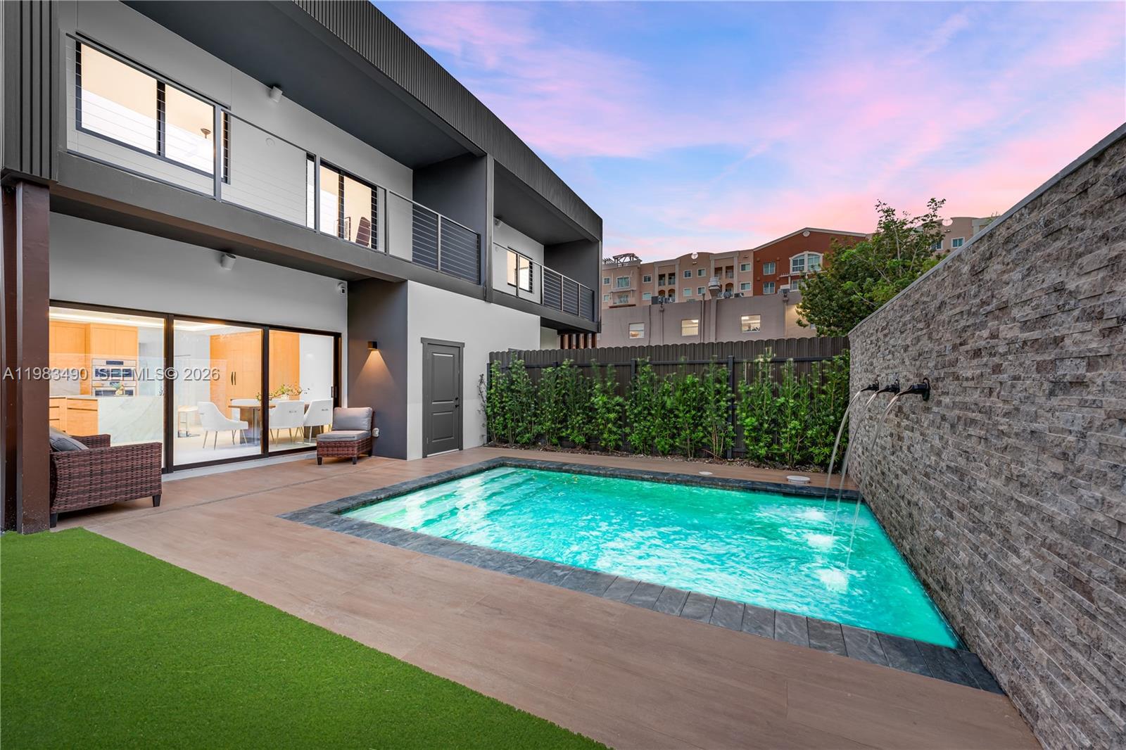 MIAMI SUBURBAN ACRES - Residential