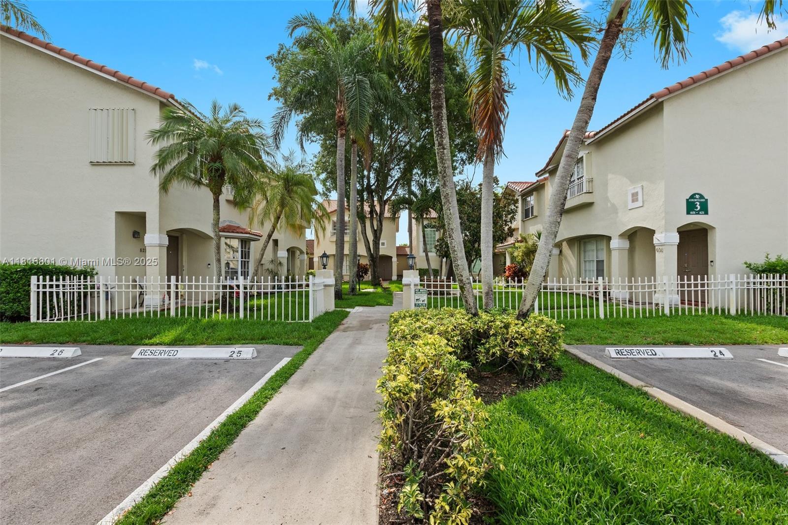 Property for Sale at 615 Nw 108th Ter, Pembroke Pines, Miami-Dade County, Florida - Bedrooms: 2 
Bathrooms: 2  - $389,900
