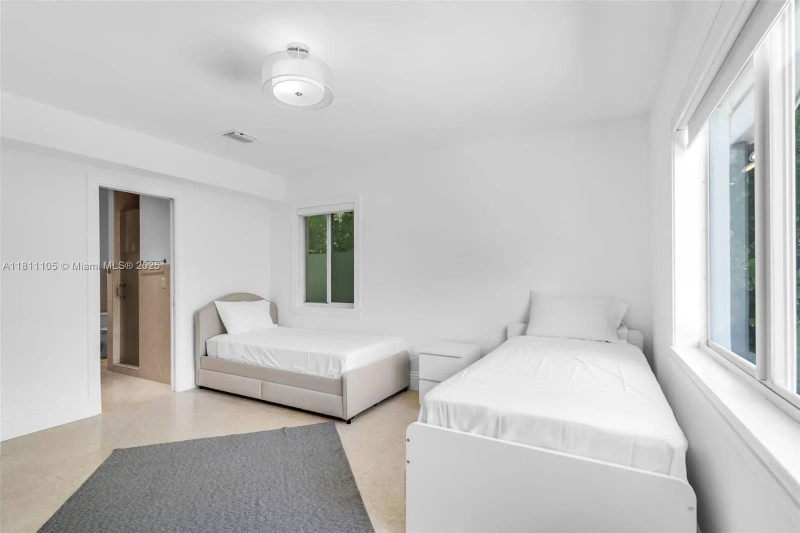 Key Biscayne, Florida 33149, United States, 4 Bedrooms Bedrooms, ,2 BathroomsBathrooms,Residential,Active,138696