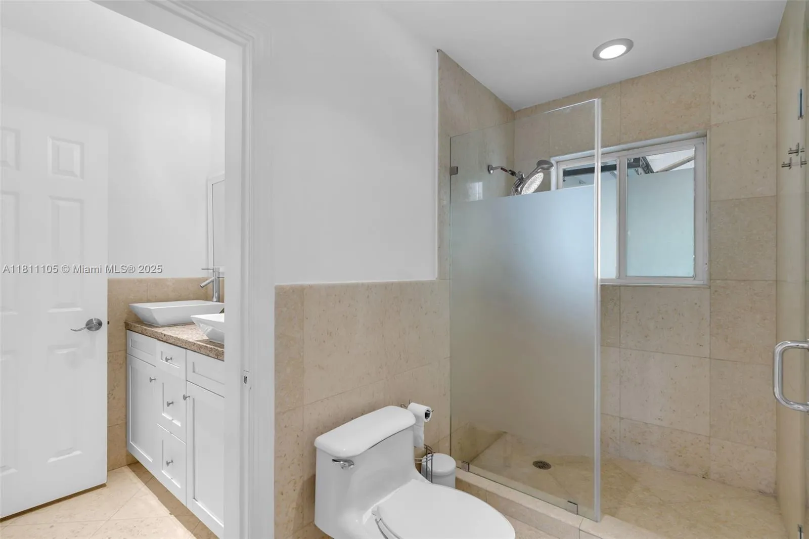 Key Biscayne, Florida 33149, United States, 4 Bedrooms Bedrooms, ,2 BathroomsBathrooms,Residential,Active,138696