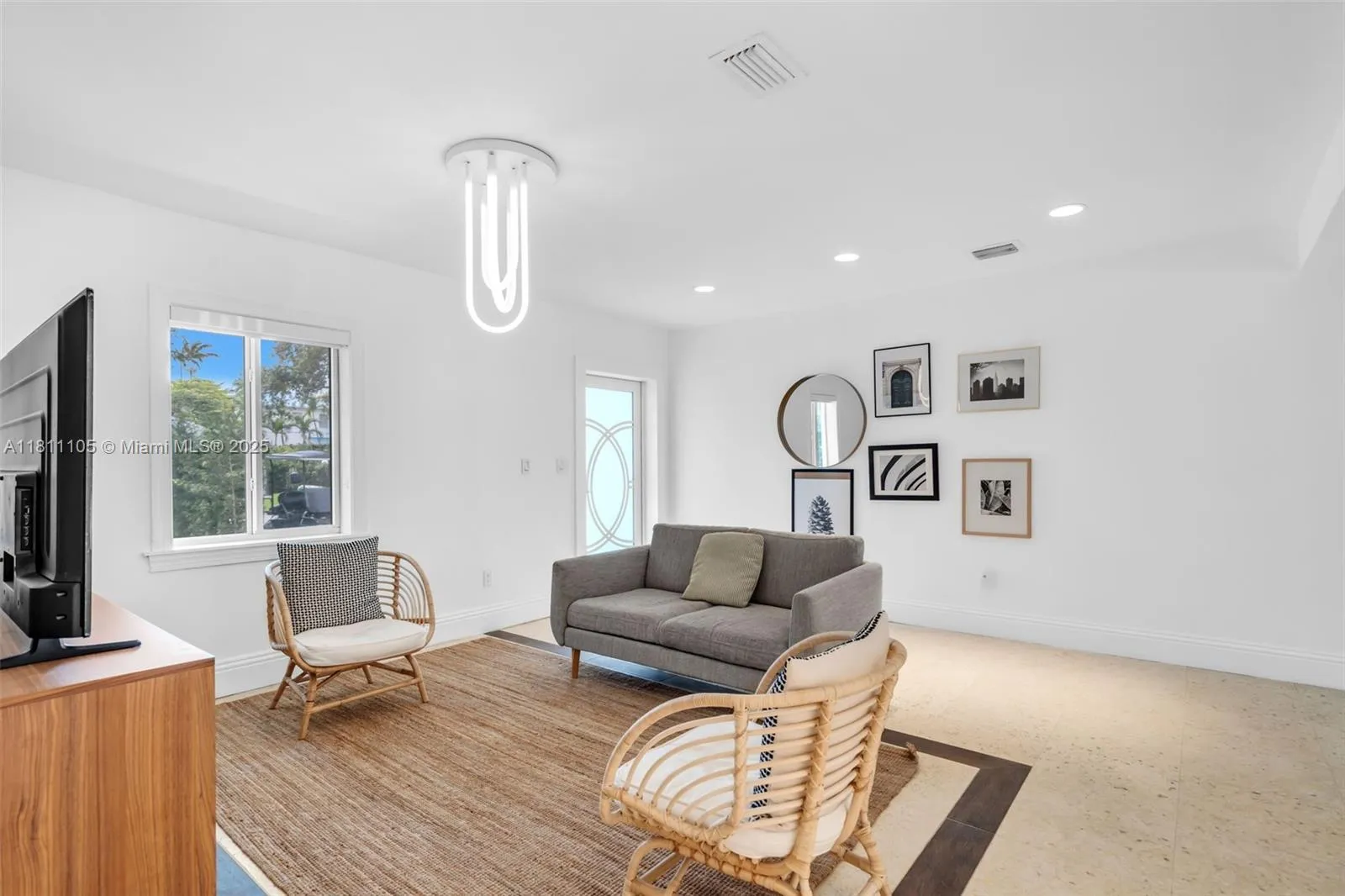 Key Biscayne, Florida 33149, United States, 4 Bedrooms Bedrooms, ,2 BathroomsBathrooms,Residential,Active,138696