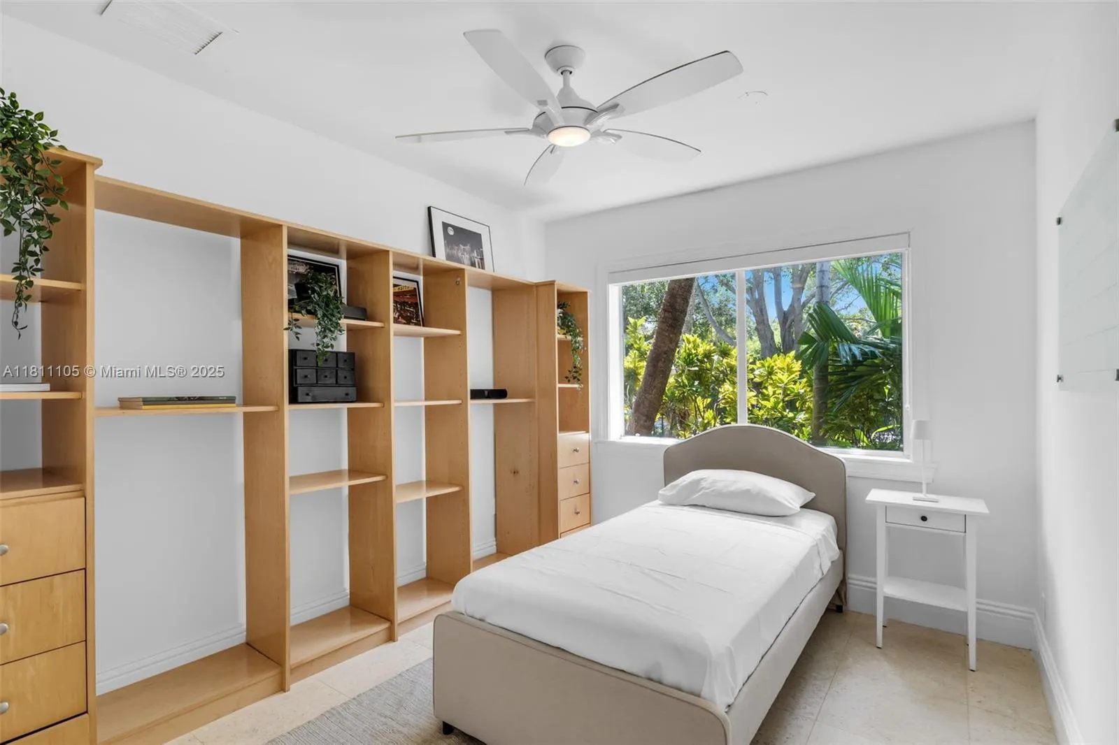 Key Biscayne, Florida 33149, United States, 4 Bedrooms Bedrooms, ,2 BathroomsBathrooms,Residential,Active,138696