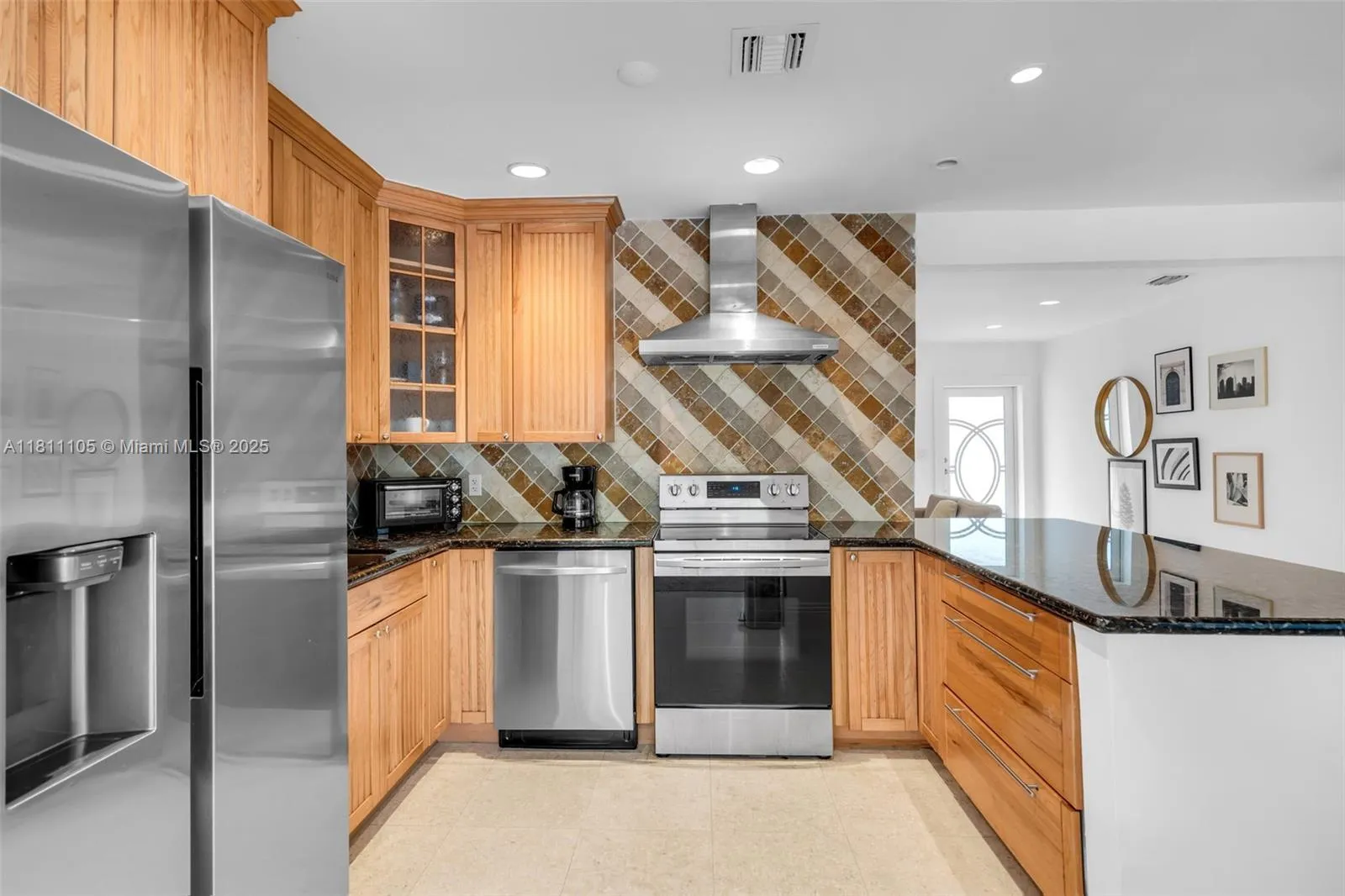 Key Biscayne, Florida 33149, United States, 4 Bedrooms Bedrooms, ,2 BathroomsBathrooms,Residential,Active,138696