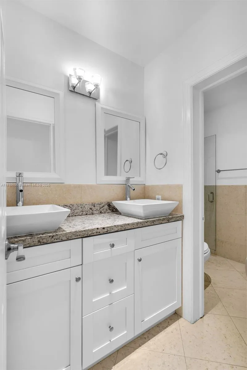 Key Biscayne, Florida 33149, United States, 4 Bedrooms Bedrooms, ,2 BathroomsBathrooms,Residential,Active,138696