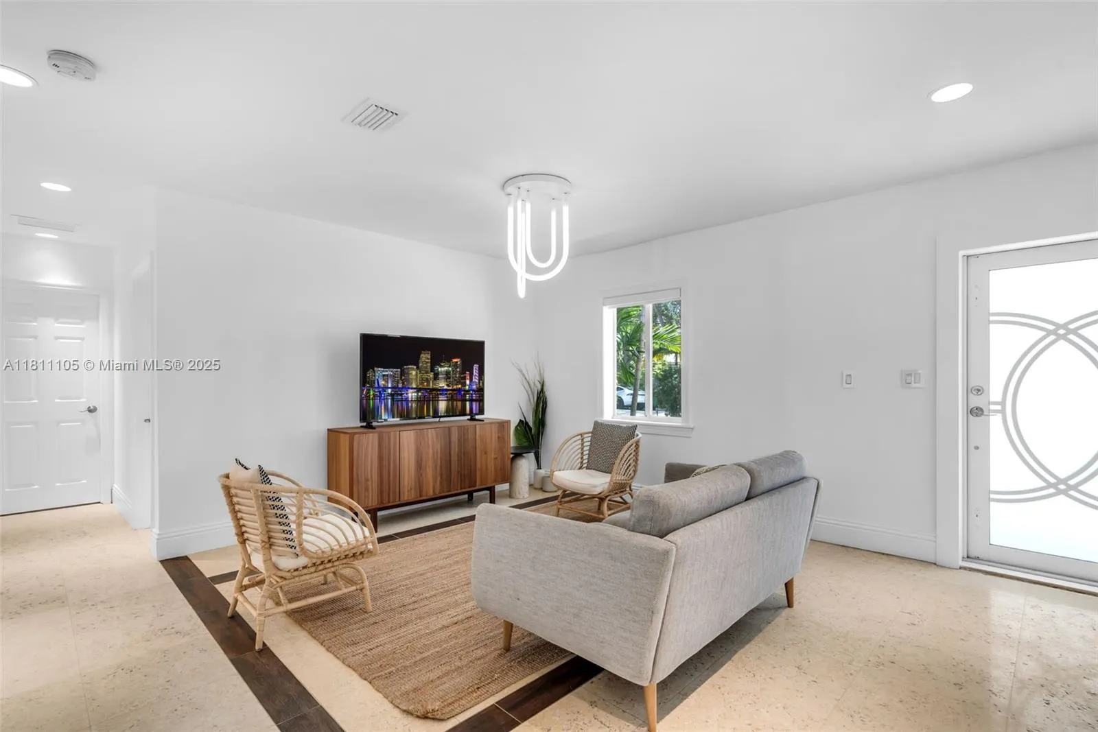 Key Biscayne, Florida 33149, United States, 4 Bedrooms Bedrooms, ,2 BathroomsBathrooms,Residential,Active,138696