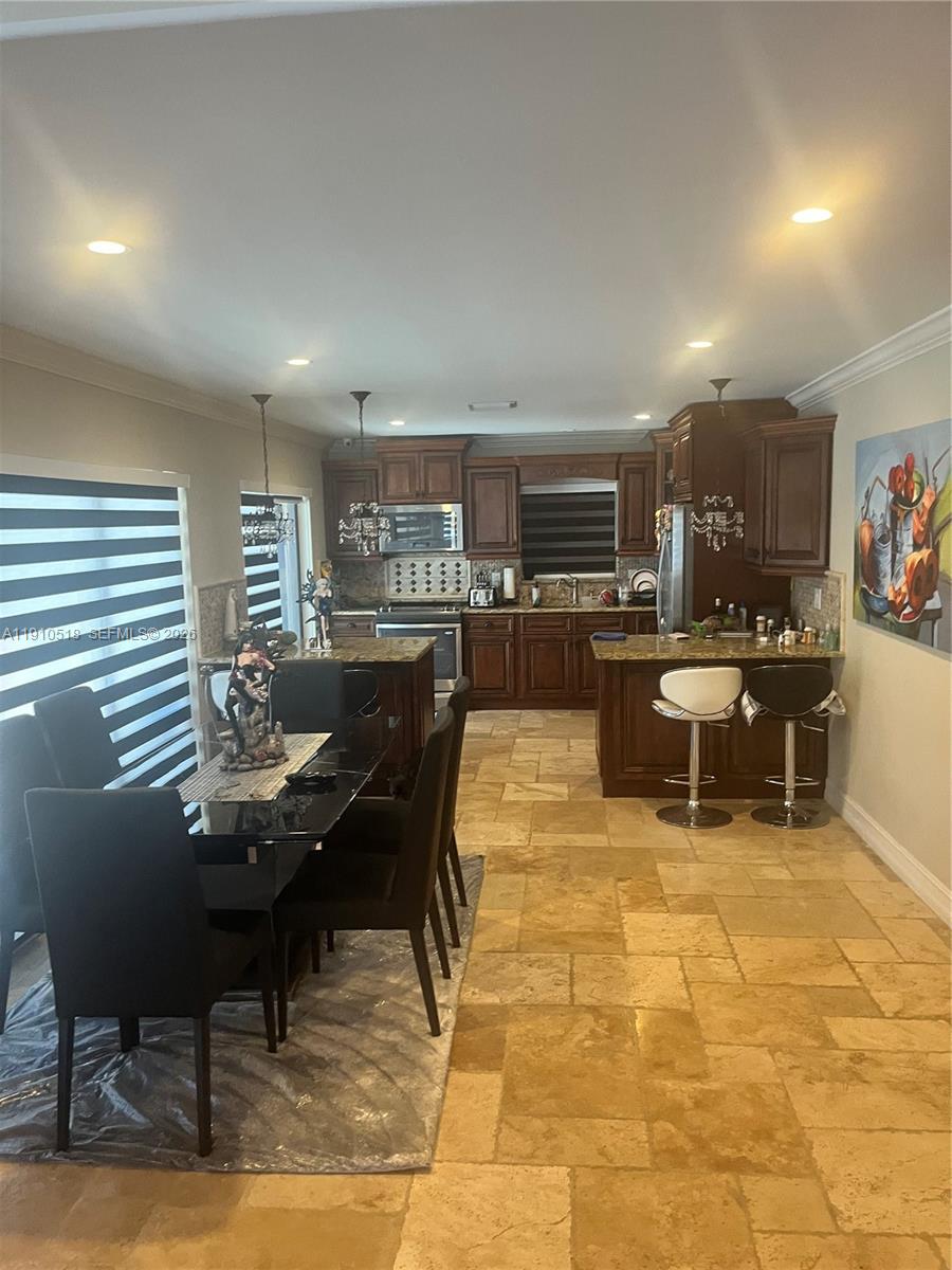 SKY LAKE VILLAS FIRST ADD - Residential