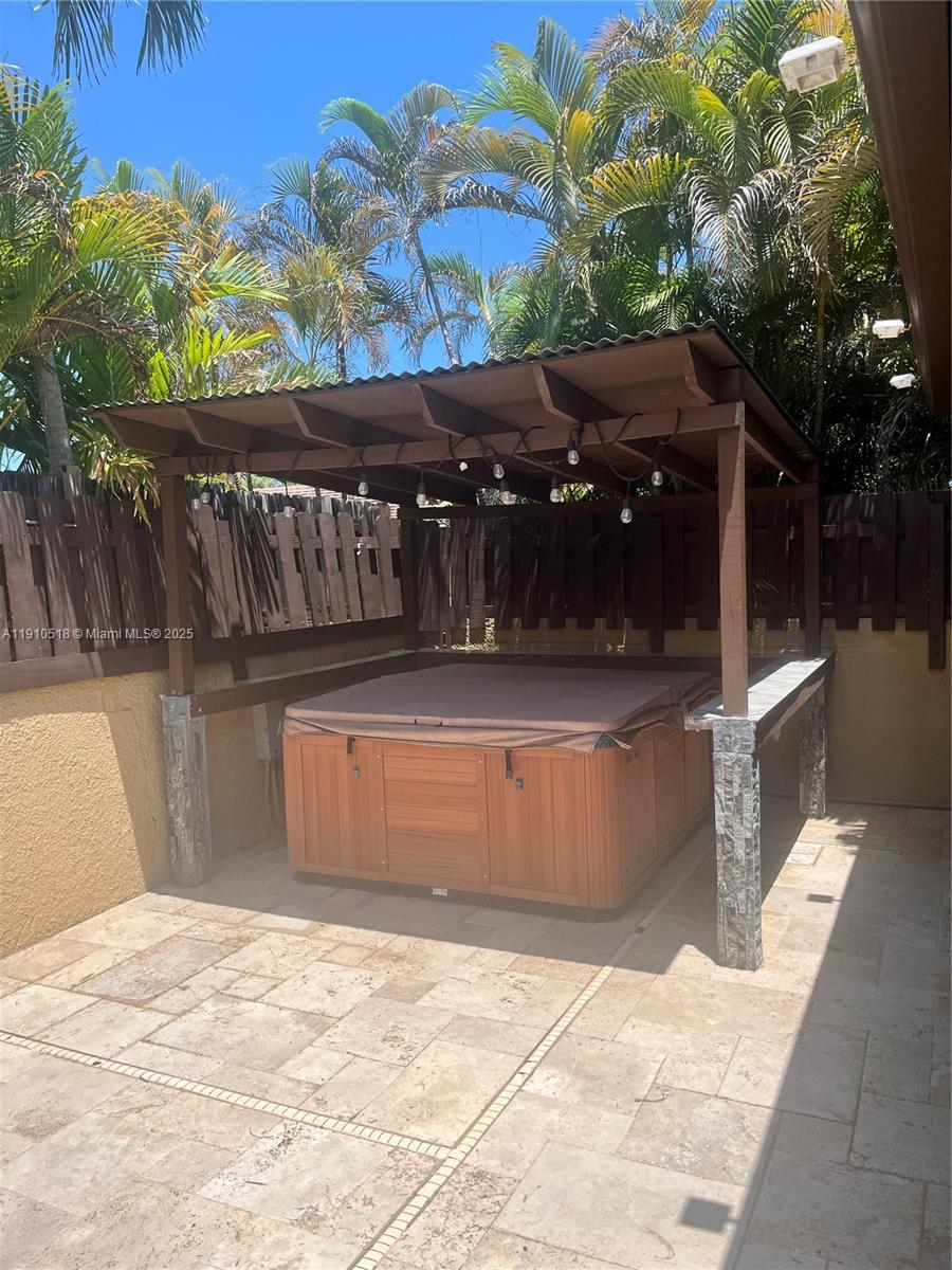 SKY LAKE VILLAS FIRST ADD - Residential