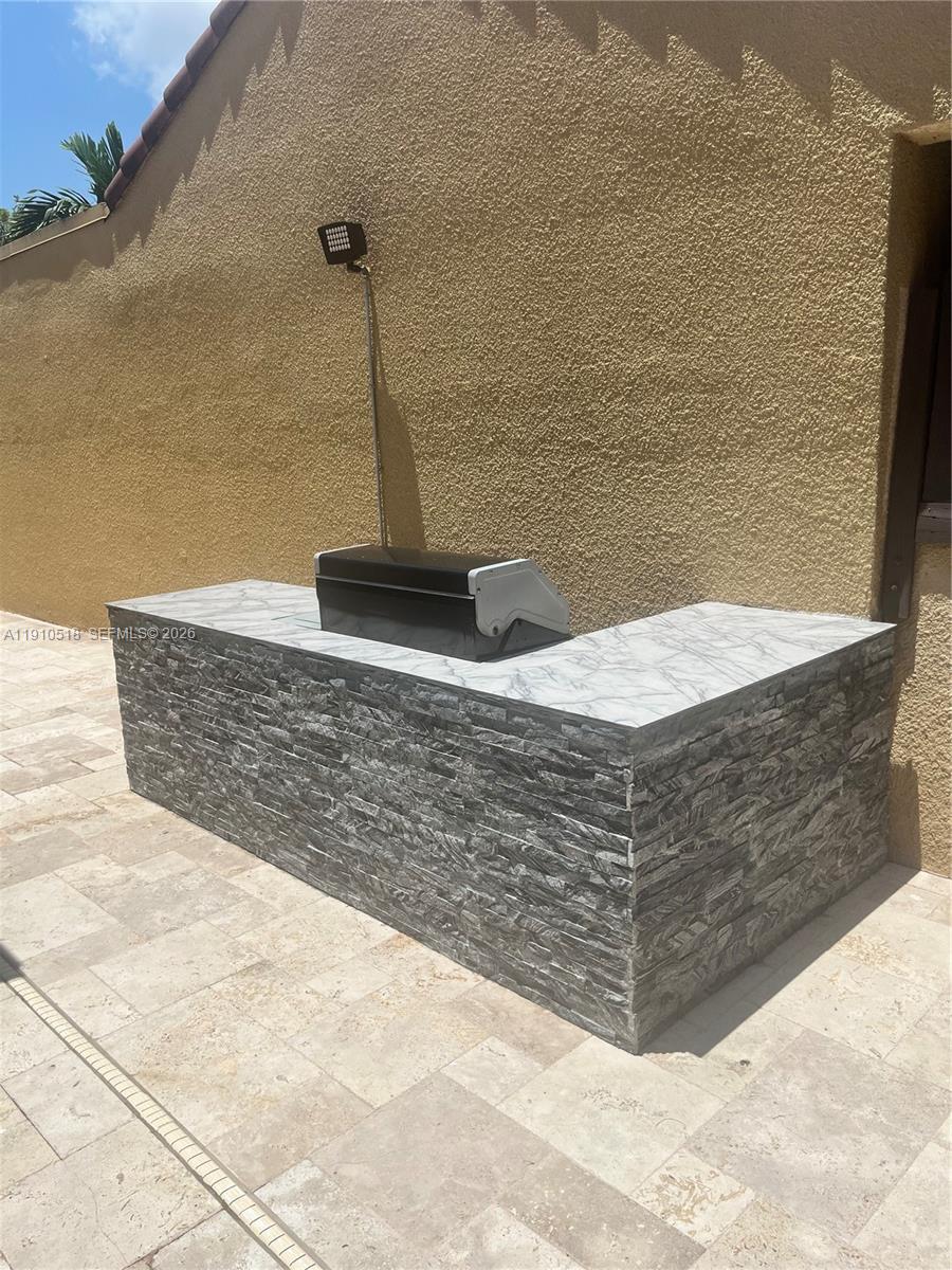 SKY LAKE VILLAS FIRST ADD - Residential