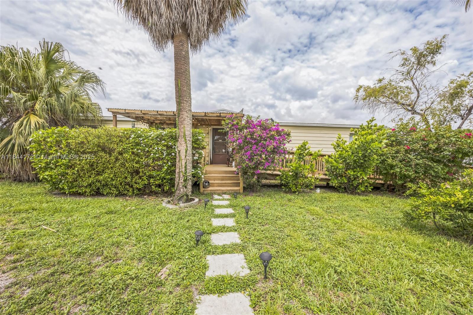 A Garden Walk - Residential
