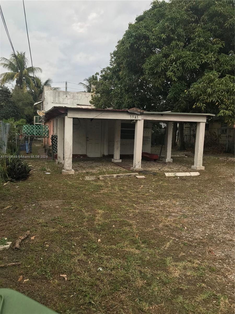 Excellent opportunity to acquire a five unit multifamily and 7500 SF of land fronting NW 6th Ave , facing I95 .This spacious property has three units of 1 bed and 1 Bath in 3 and a 2 story building in the back  All units need total repairs or better yet complete rehab according to your taste! Roof needs to changed. Property is vacant waiting for an artistic touch. Please submit all cash offers with proof of funds. To be sold ASIS.  
Near I-95 desirable area.
