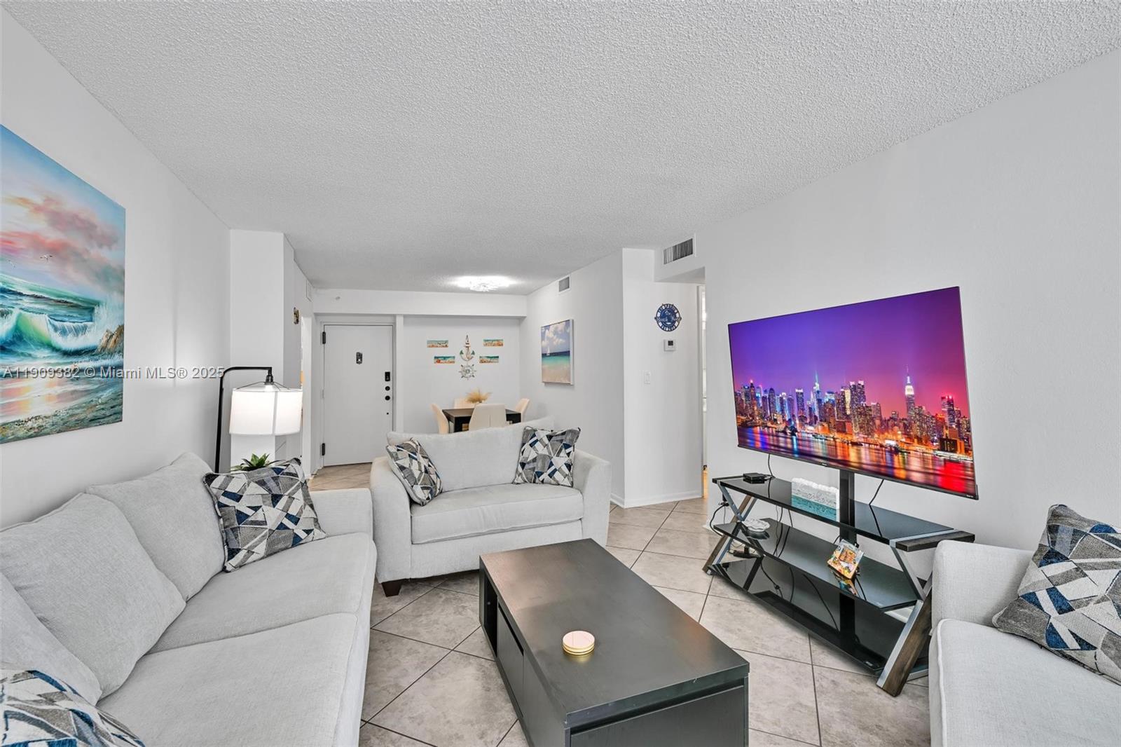 POMPANO BEACH CLUB CONDO - Residential Lease