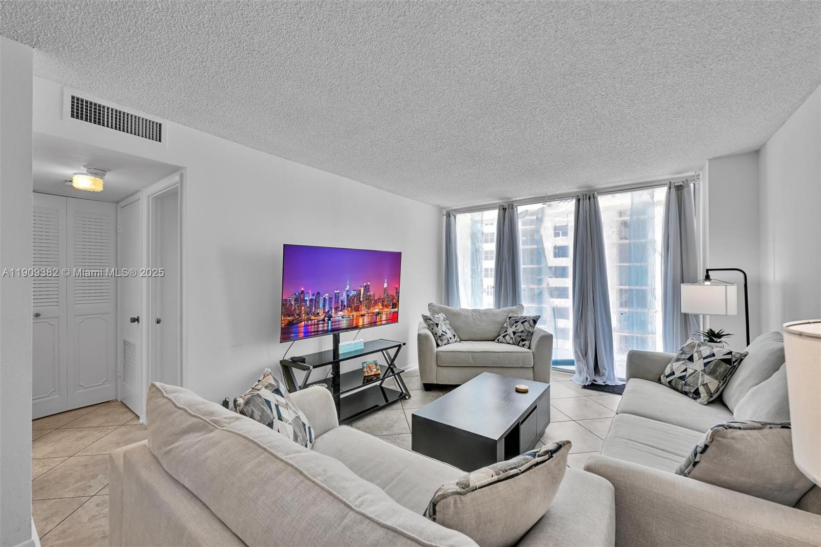 POMPANO BEACH CLUB CONDO - Residential Lease