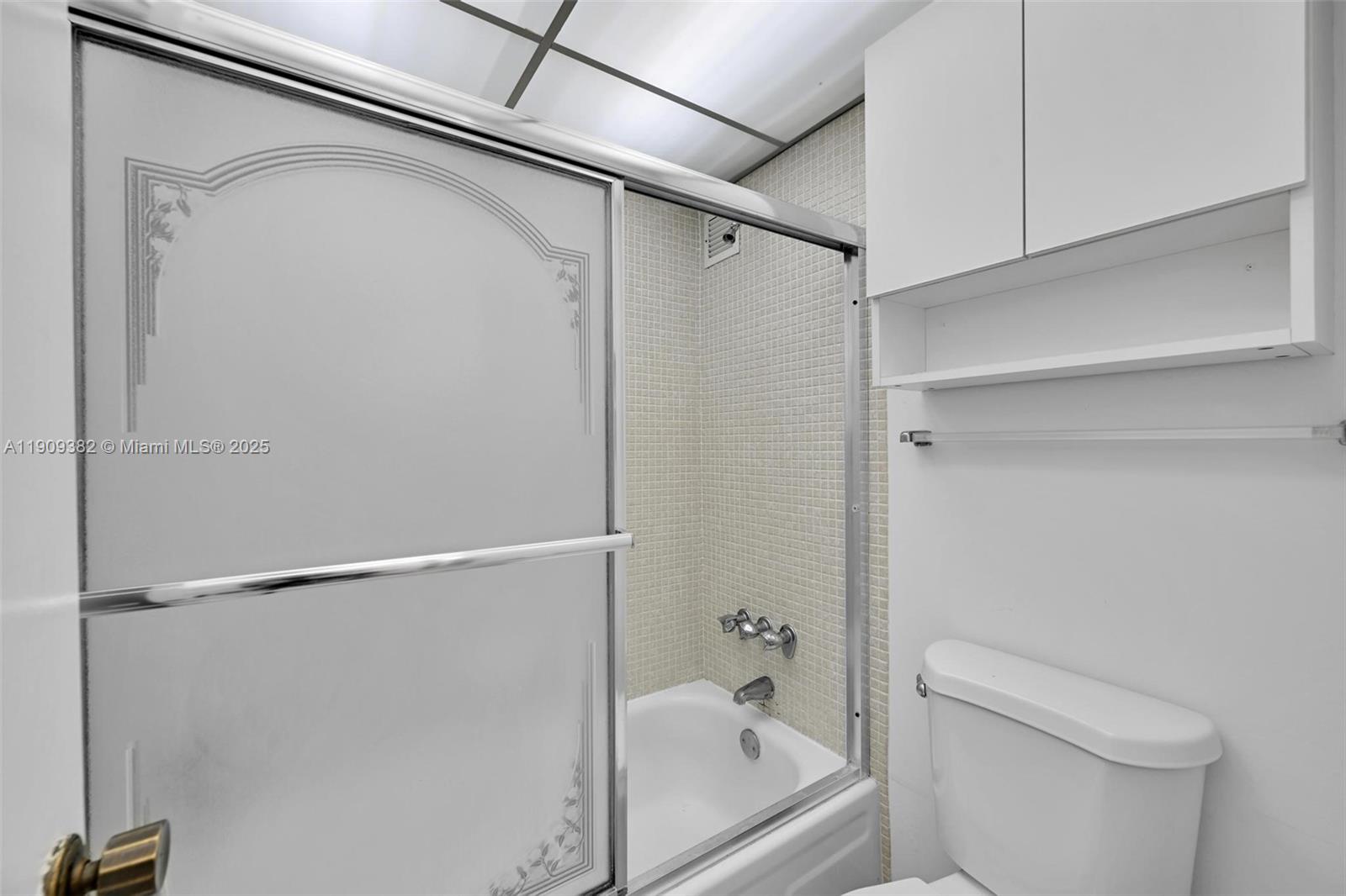 POMPANO BEACH CLUB CONDO - Residential Lease