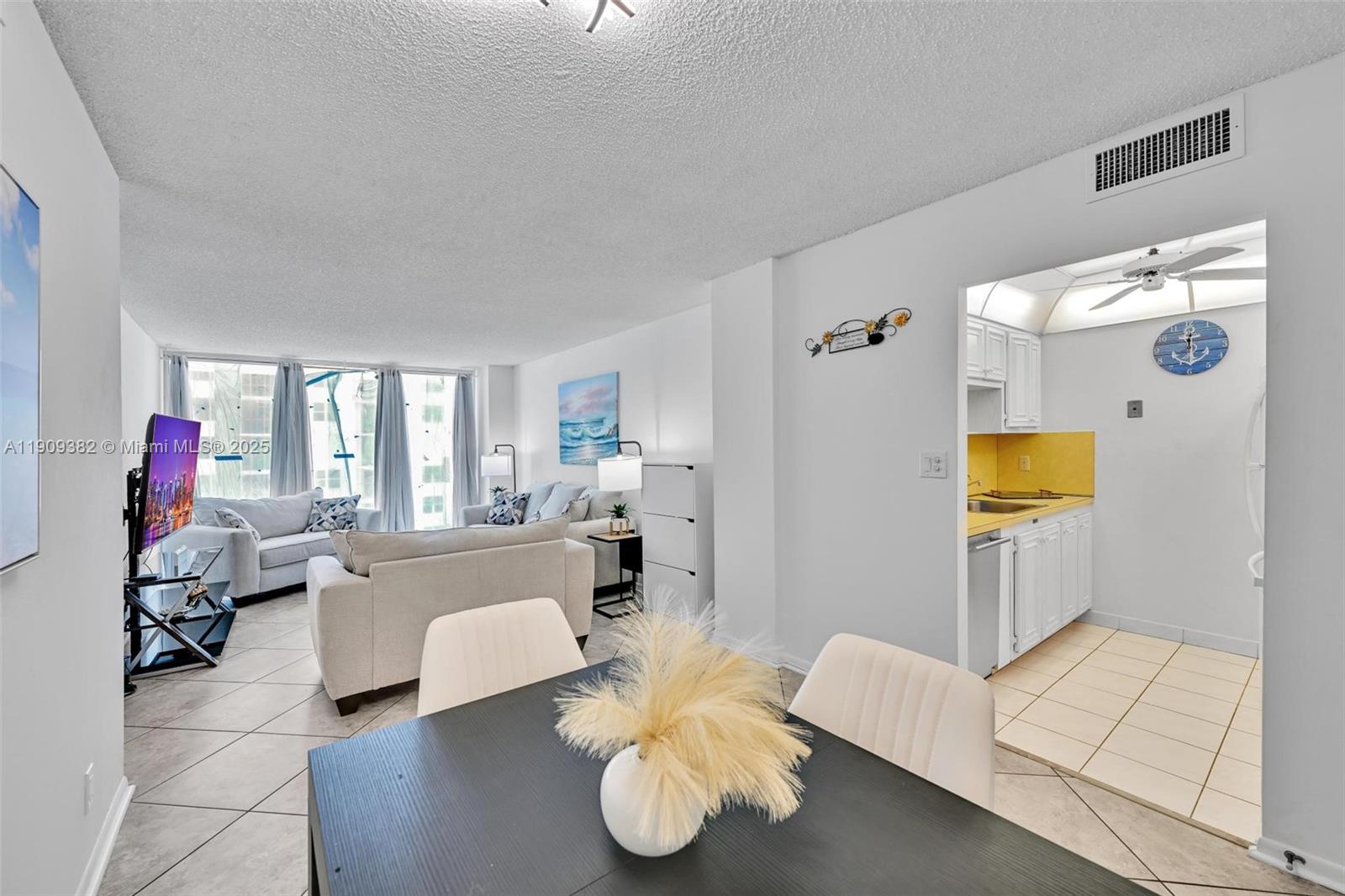 POMPANO BEACH CLUB CONDO - Residential Lease