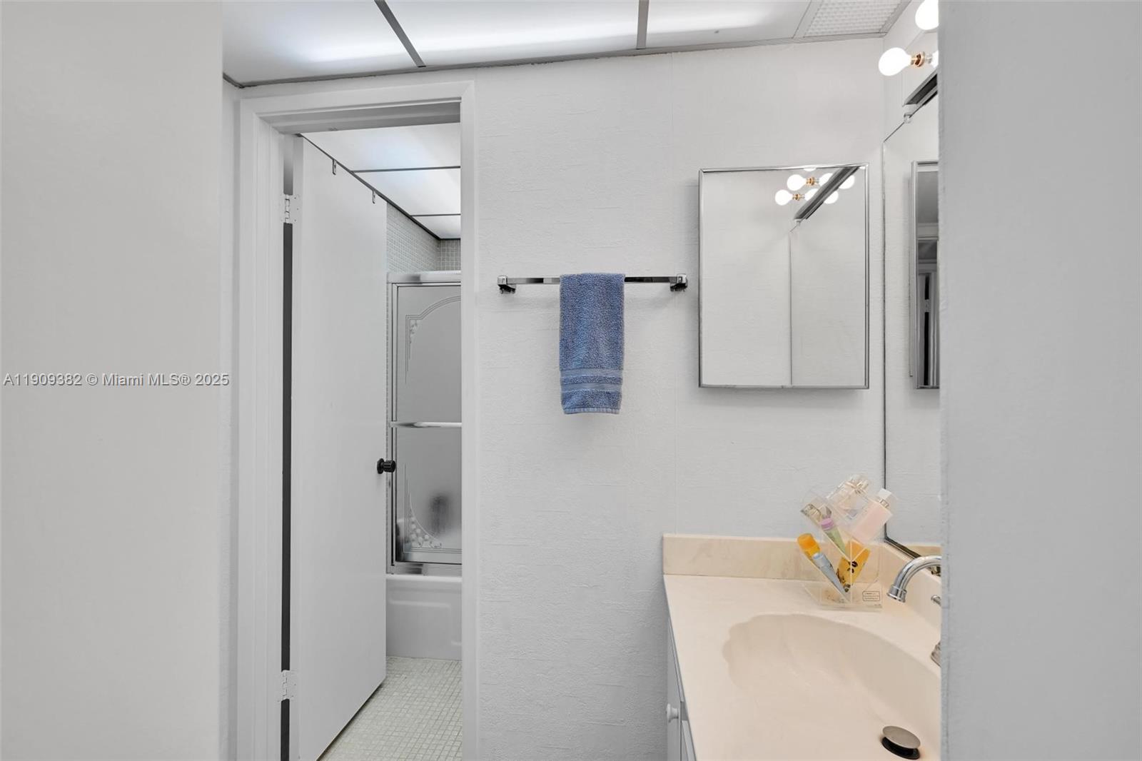 POMPANO BEACH CLUB CONDO - Residential Lease