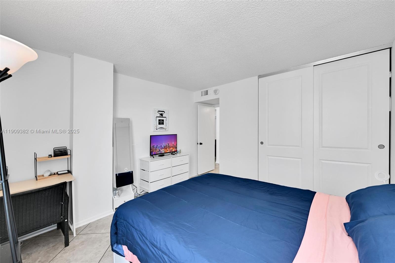 POMPANO BEACH CLUB CONDO - Residential Lease