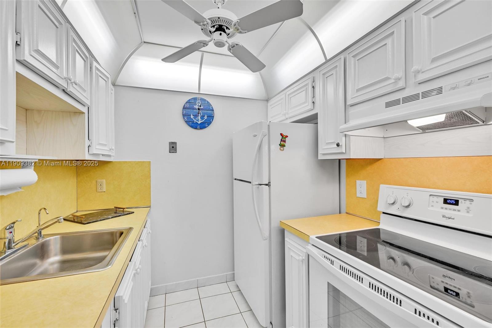 POMPANO BEACH CLUB CONDO - Residential Lease