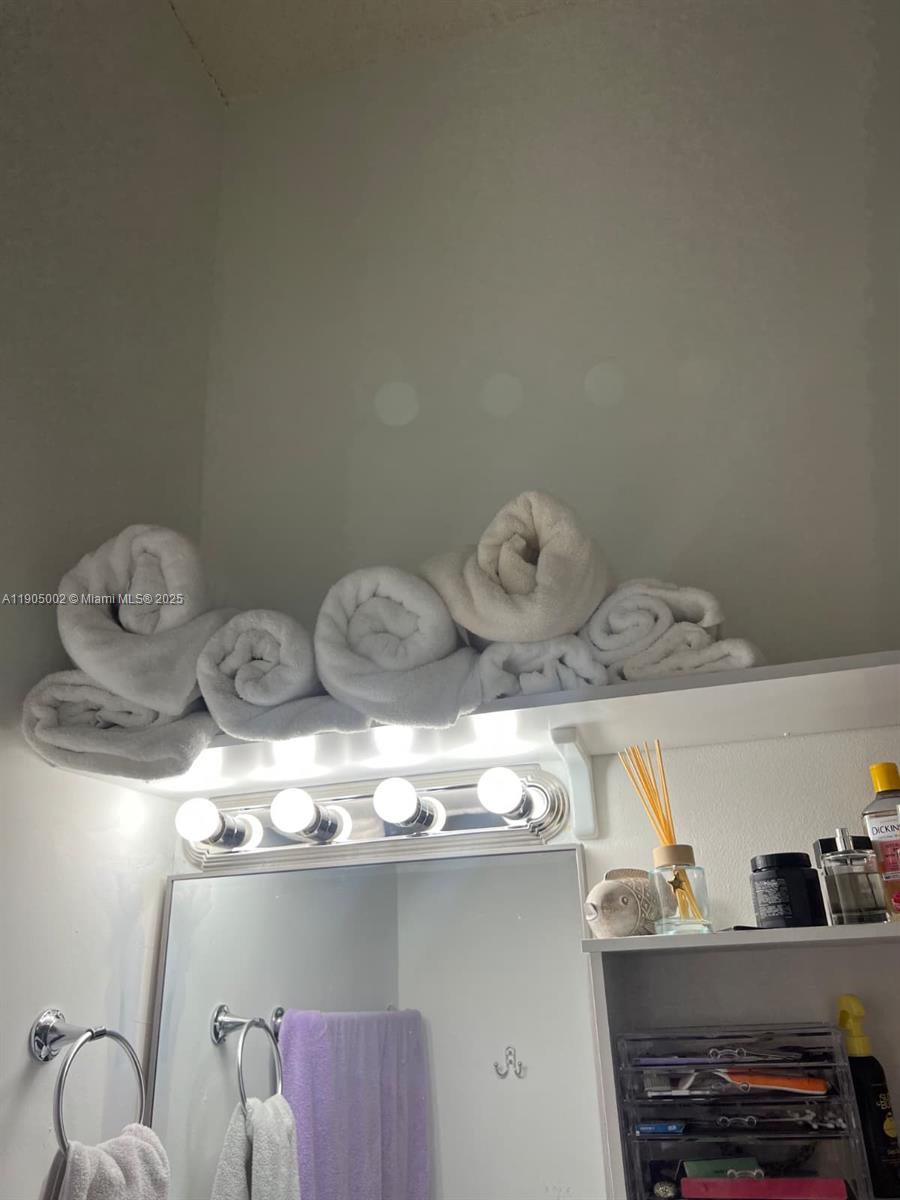 POINCIANA IS YT & RCQ CLU - Residential Lease