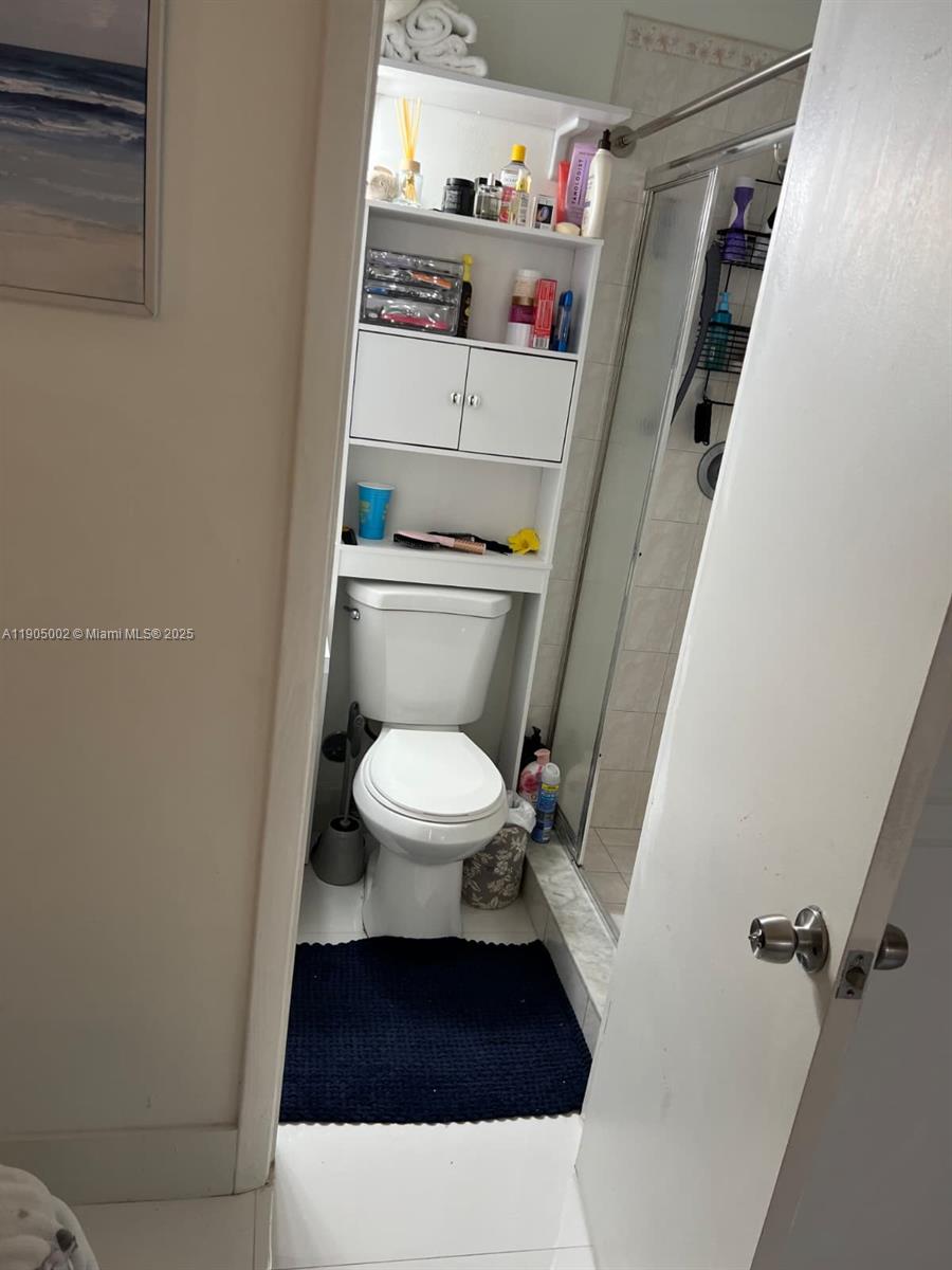 POINCIANA IS YT & RCQ CLU - Residential Lease