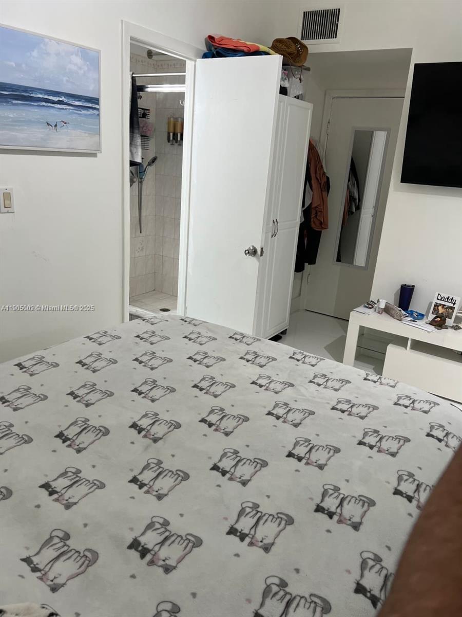 POINCIANA IS YT & RCQ CLU - Residential Lease