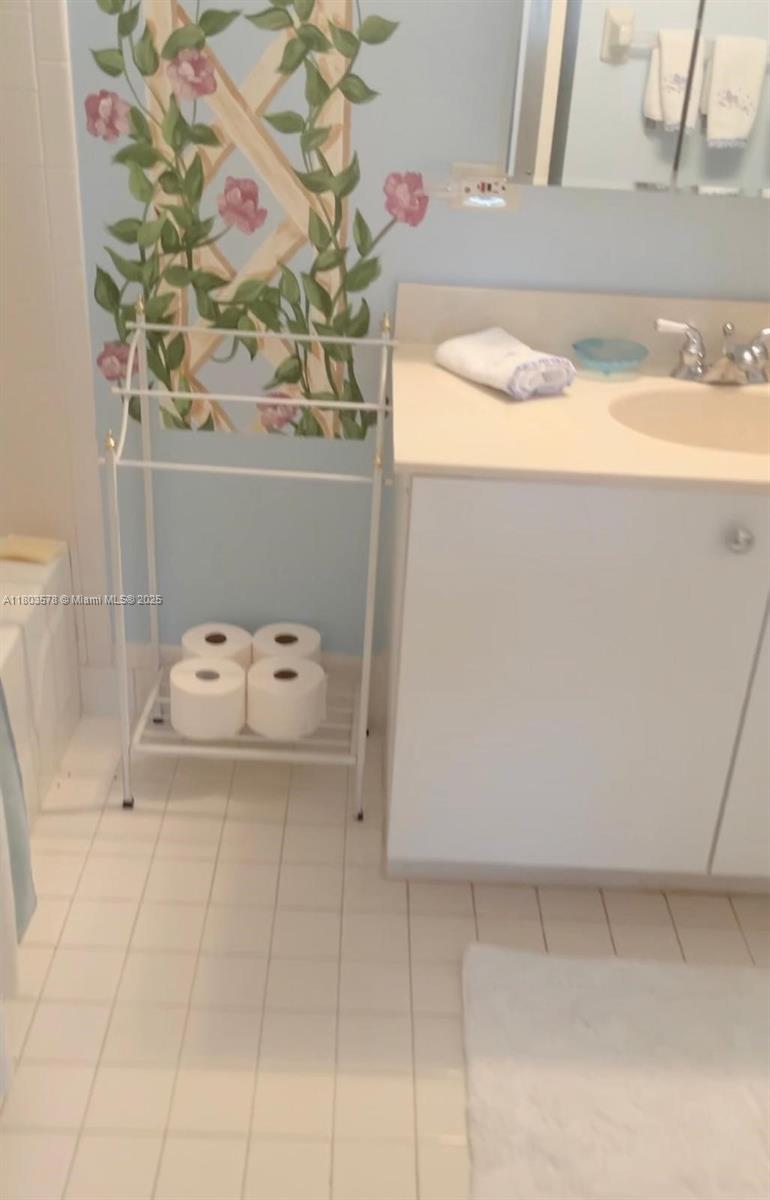 PINES OF BOCA BARWOOD COND - Residential