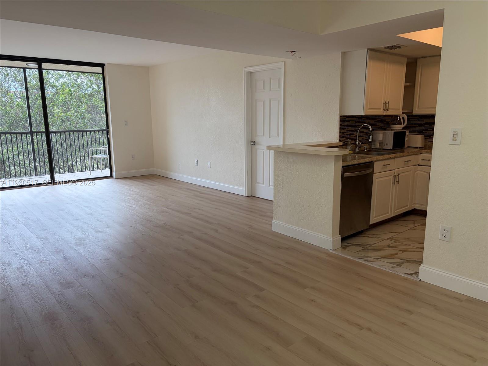 INVERWOOD CONDO - Residential Lease