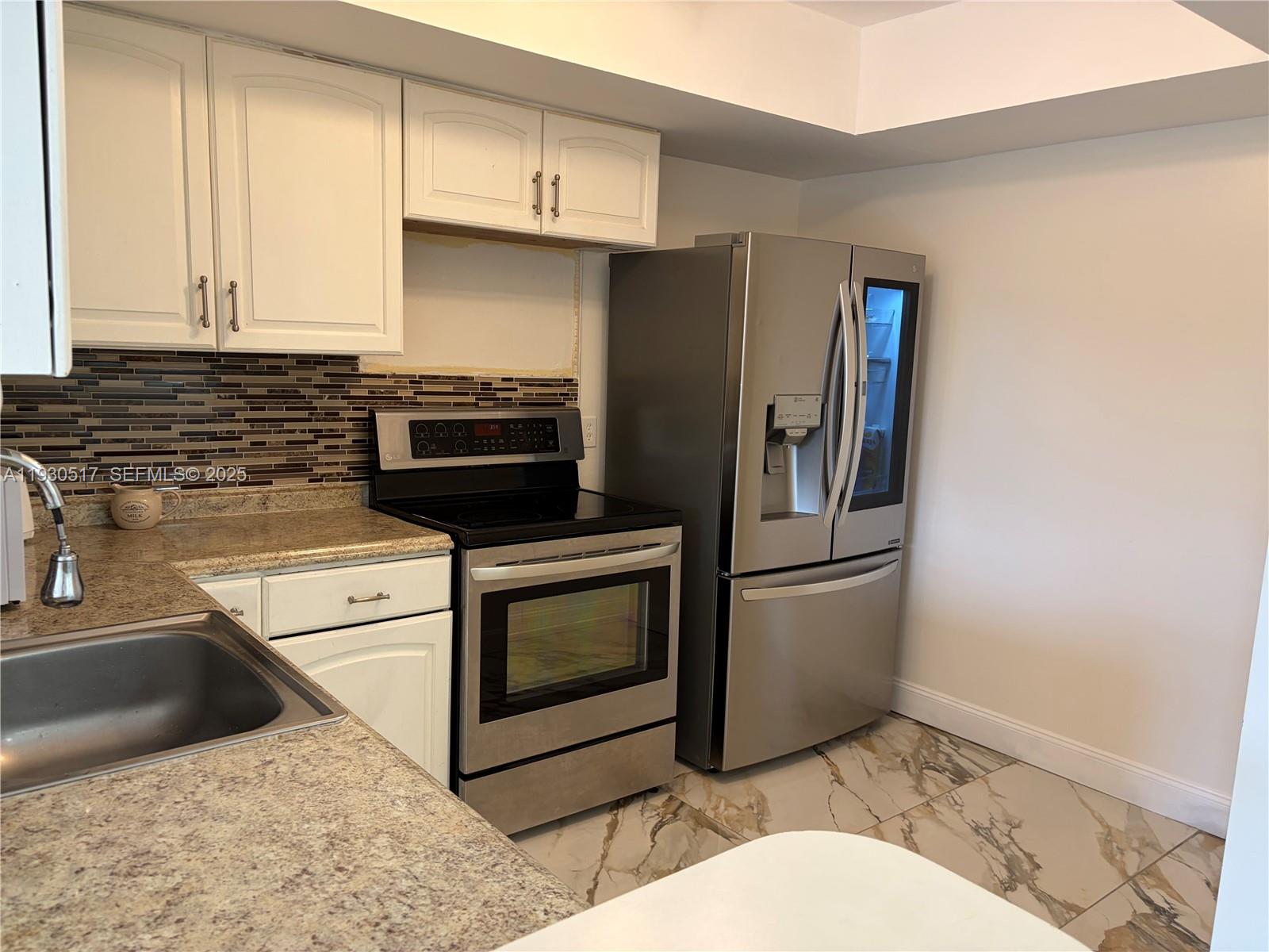 INVERWOOD CONDO - Residential Lease