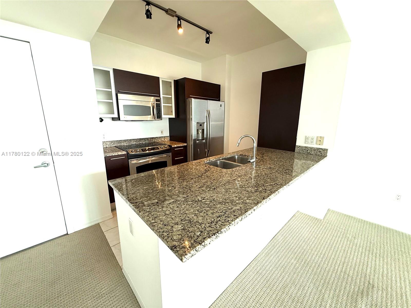 Rental Property at 951 Brickell Ave 3703, Miami, Broward County, Florida - Bedrooms: 1 
Bathrooms: 1  - $2,840 MO.