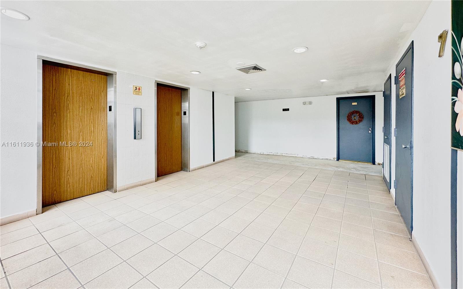 5050 CONDO - Residential
