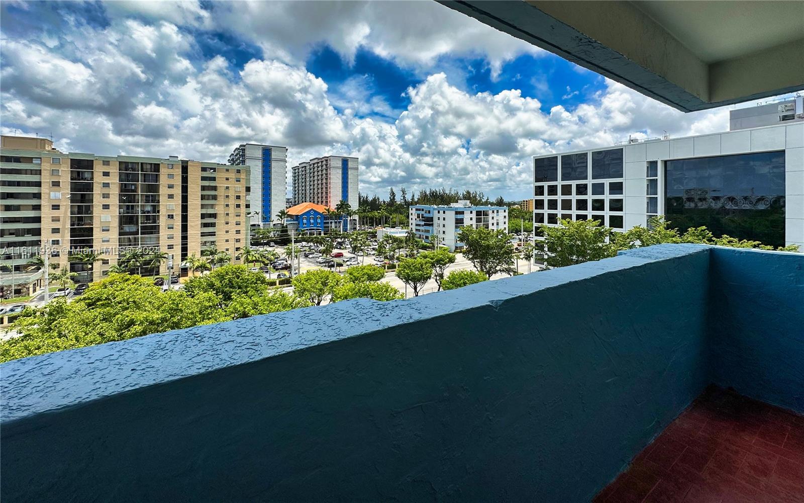 5050 CONDO - Residential