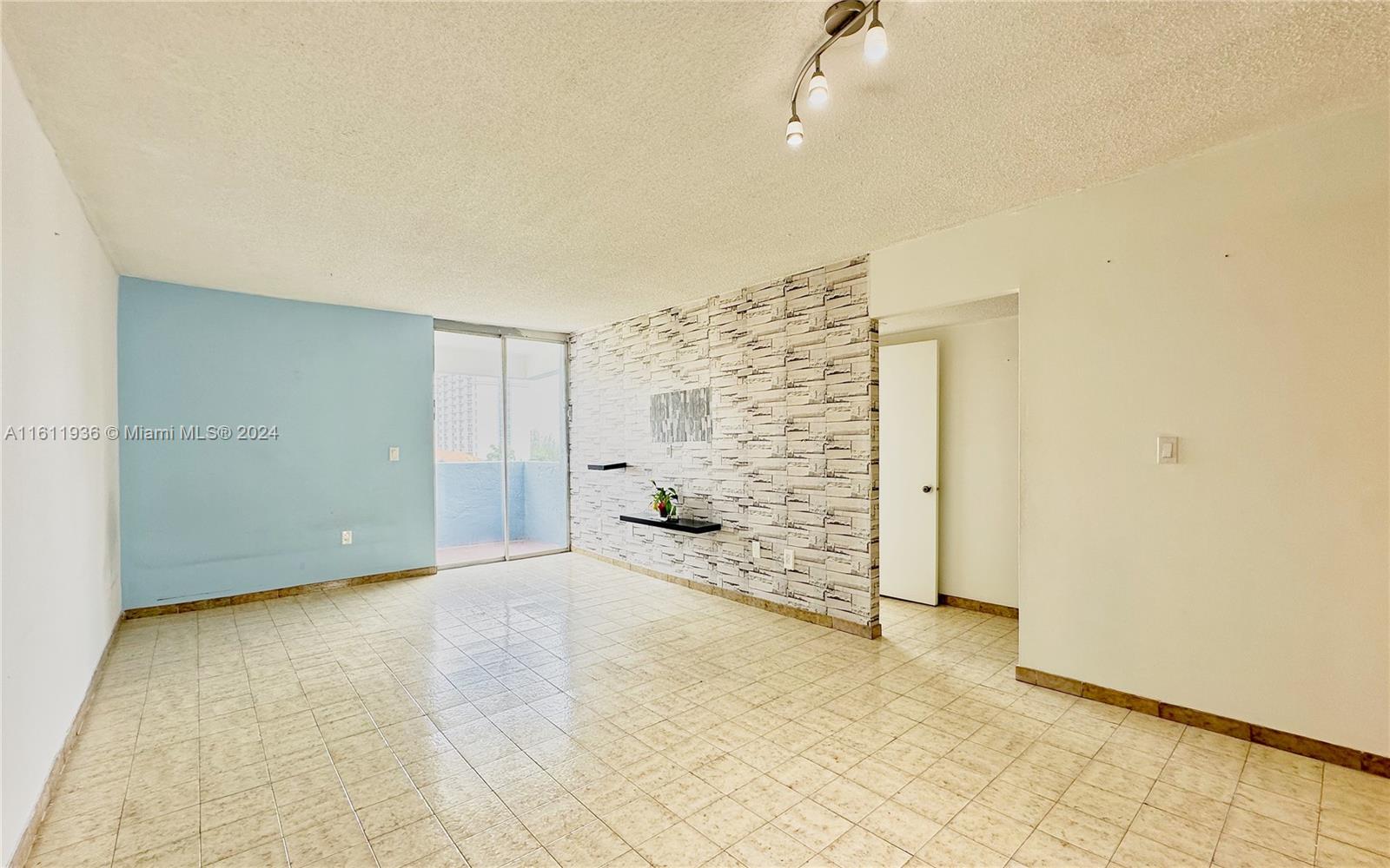 5050 CONDO - Residential