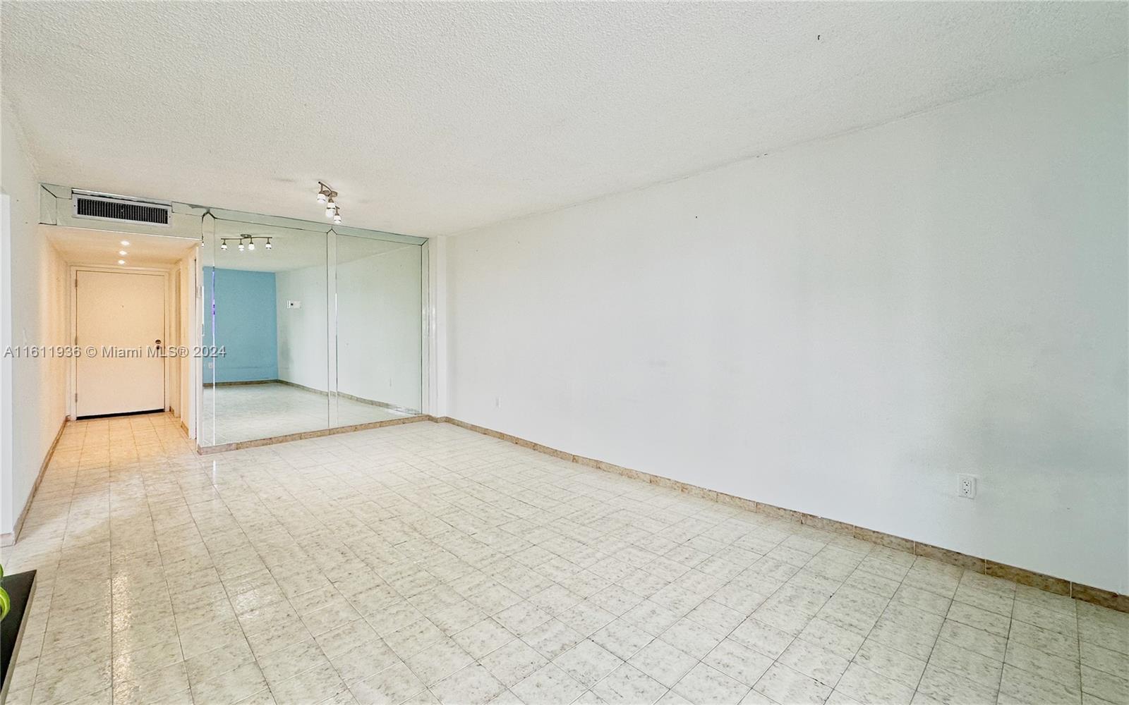 5050 CONDO - Residential
