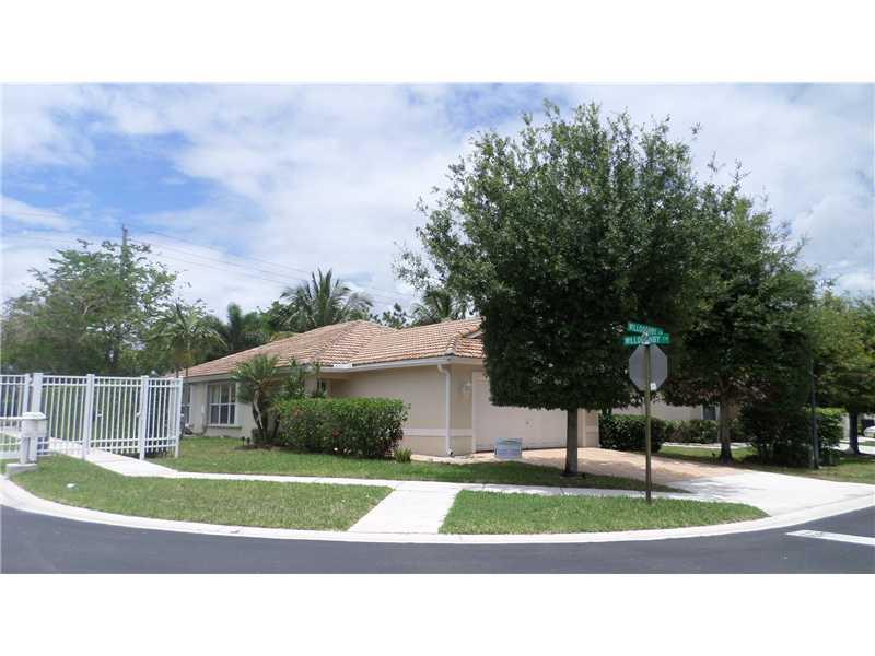Pool Corner Single Family Home in a Gated Community. Pool and patio offers a great relaxing and private environment for entertaining family and friends.No Corp Owners. No rentals after 2years. Master bedroom, dining room and kitchen have a garden and pool view. To be sold AS IS without repairs or warranty under online auction terms. Buyer is responsible for verifying liens, taxes, code violations, HOA (rules, fees & application). Property must be inspected under present condition before submit any offer.