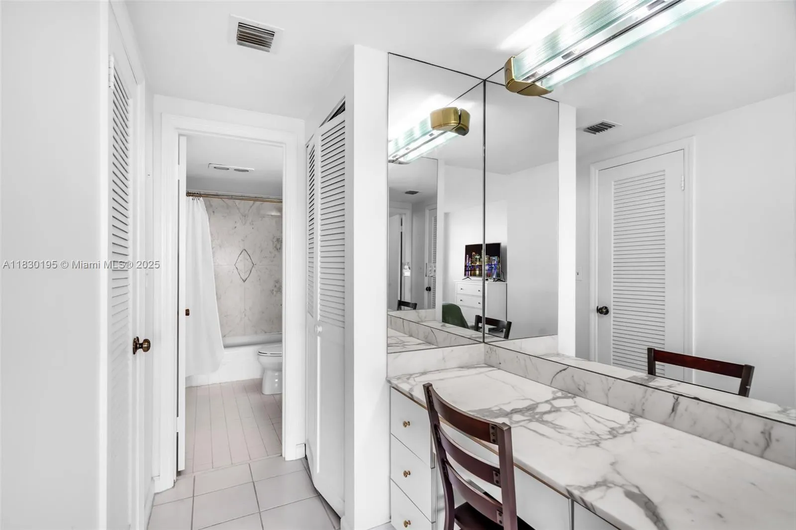 Key Biscayne, Florida 33149, United States, 1 Bedroom Bedrooms, ,2 BathroomsBathrooms,Residential,Active,160629