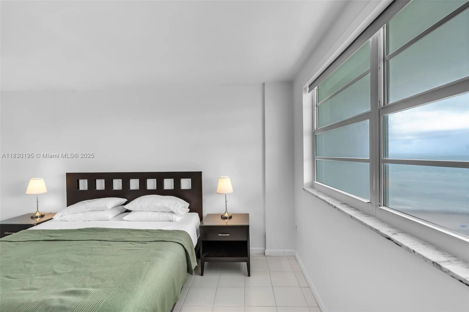 Key Biscayne, Florida 33149, United States, 1 Bedroom Bedrooms, ,2 BathroomsBathrooms,Residential,Active,160629