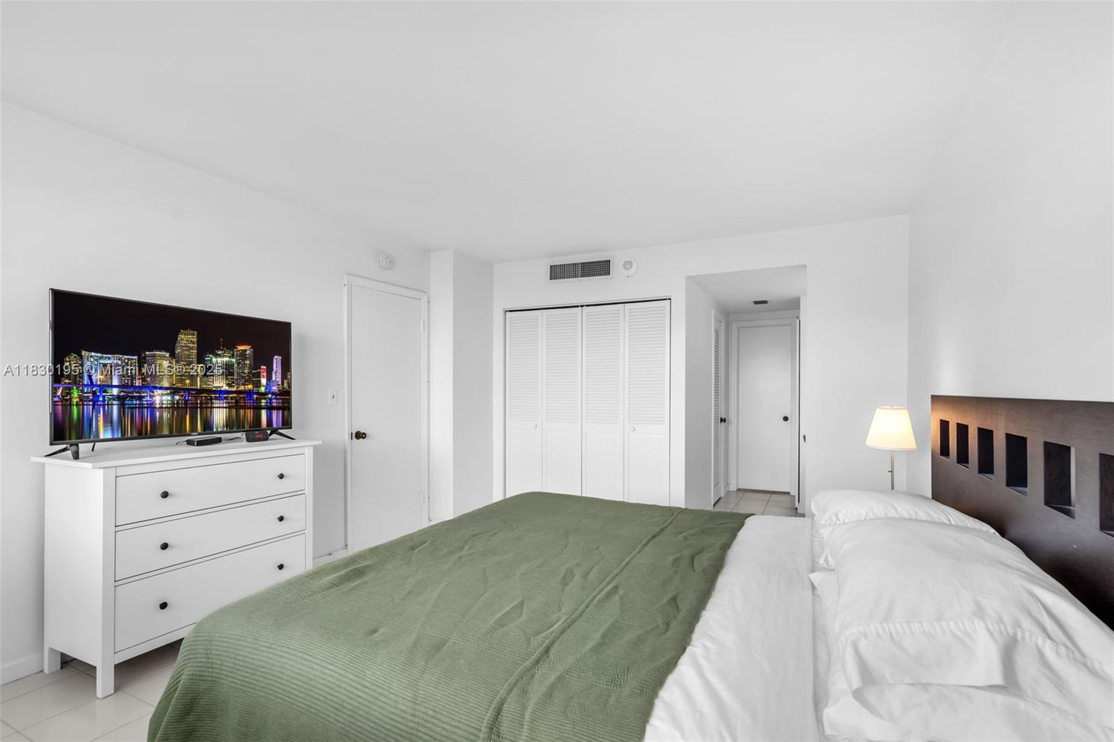 KEY BISCAYNE COMMODORE CL - Residential