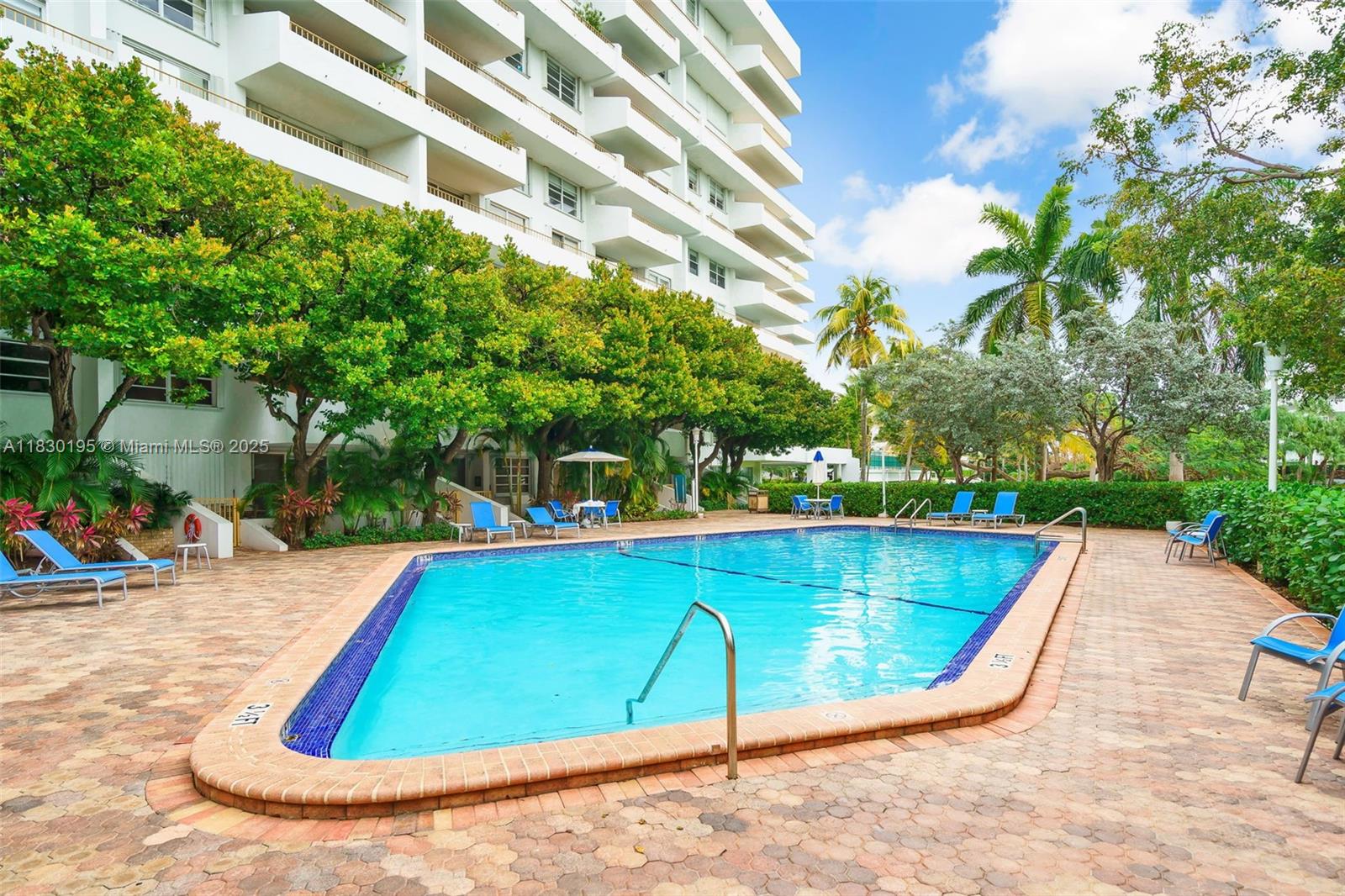 KEY BISCAYNE COMMODORE CL - Residential
