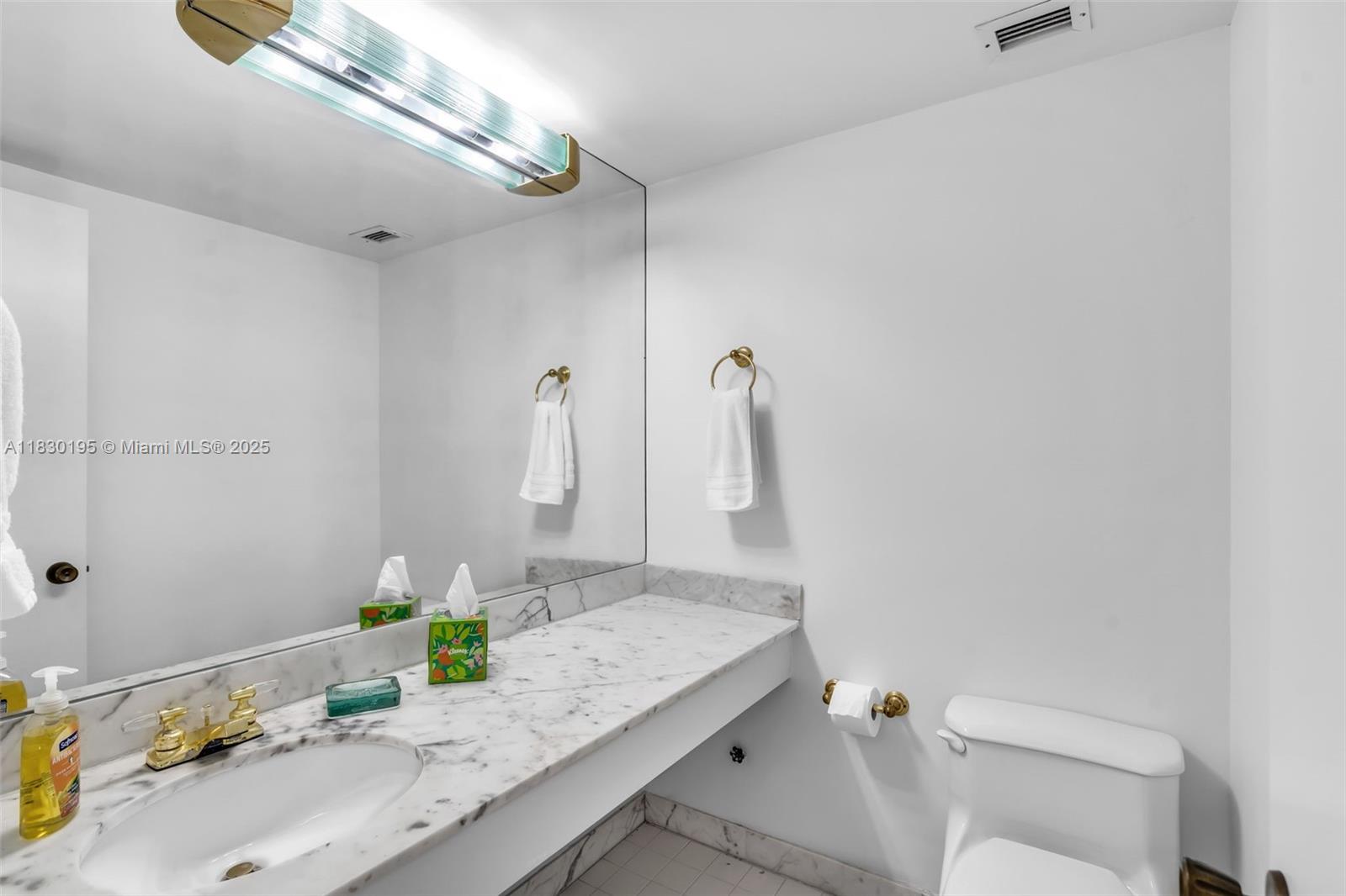 KEY BISCAYNE COMMODORE CL - Residential