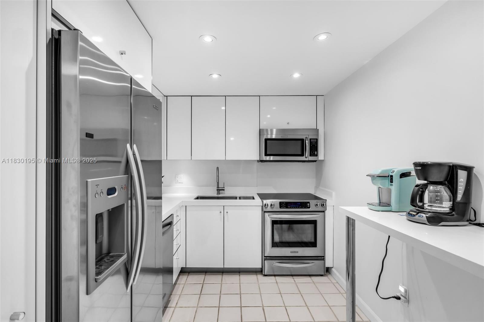 KEY BISCAYNE COMMODORE CL - Residential