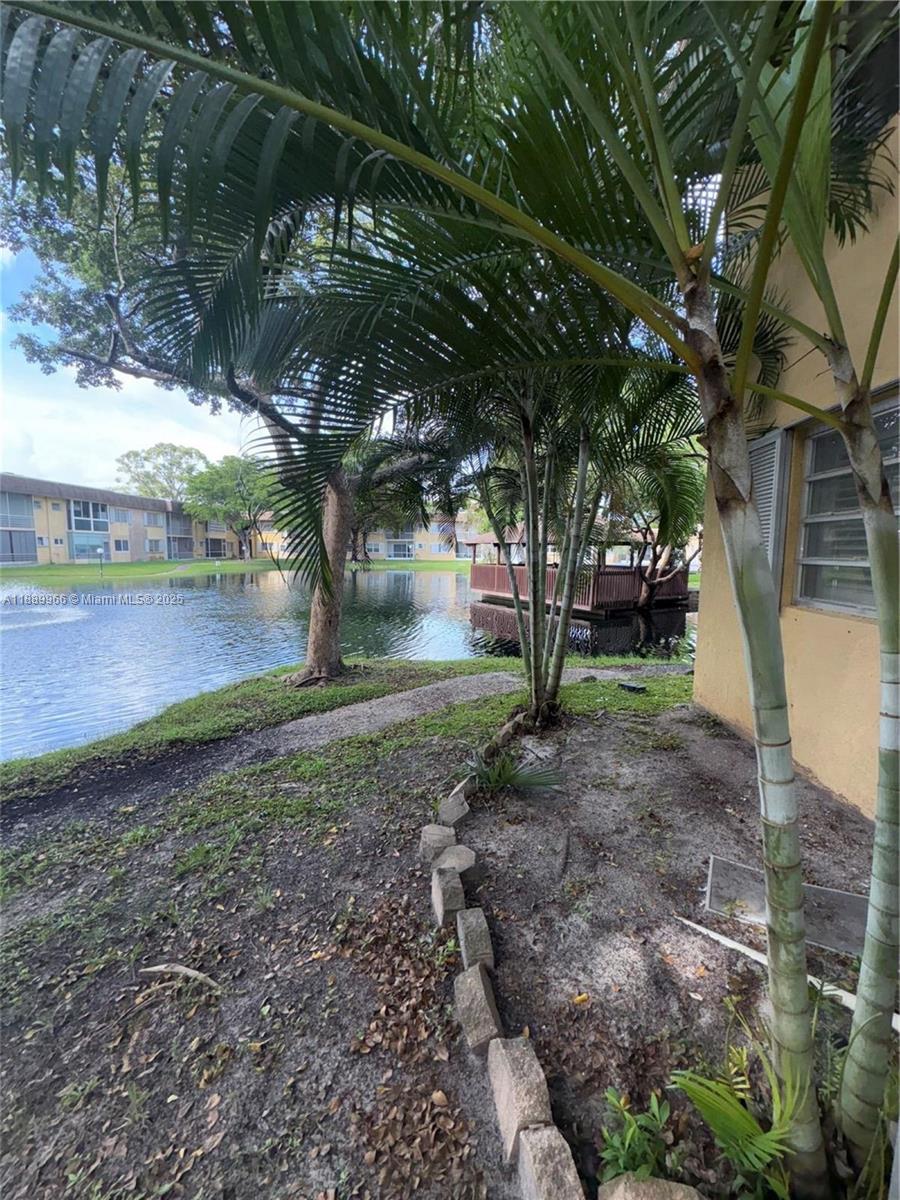 OAK HILLS CONDO NO V - Residential Lease