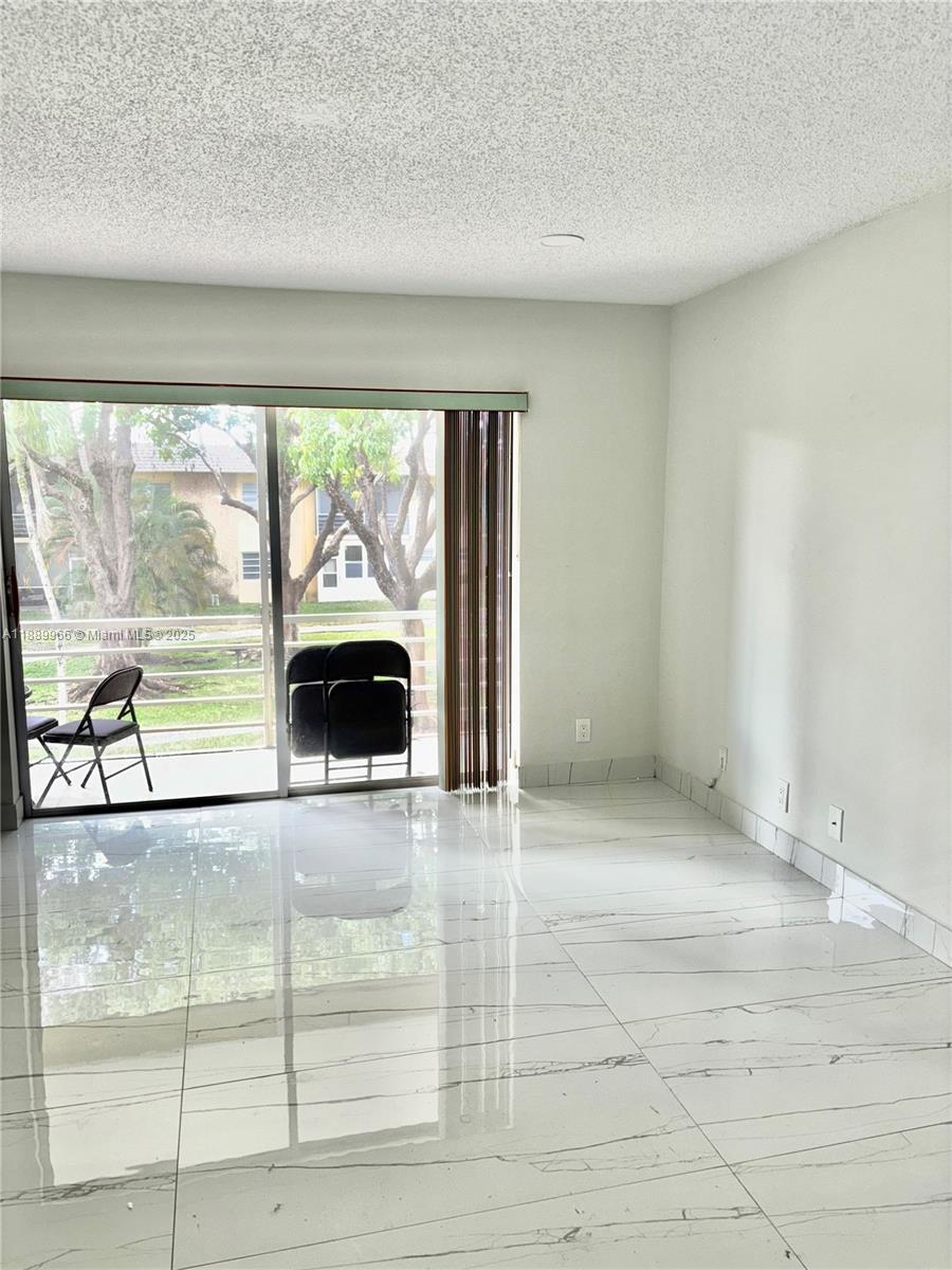OAK HILLS CONDO NO V - Residential Lease