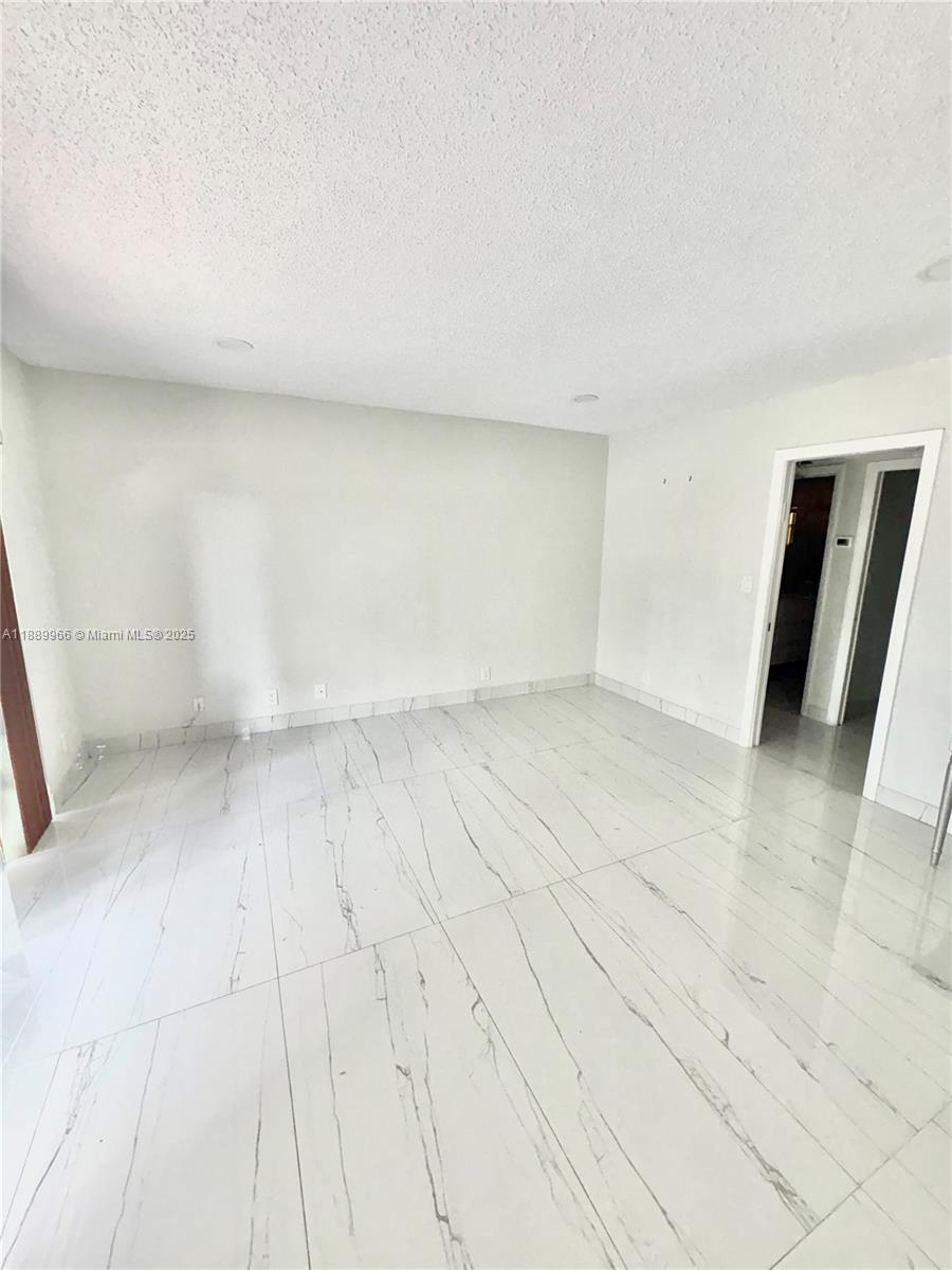 OAK HILLS CONDO NO V - Residential Lease