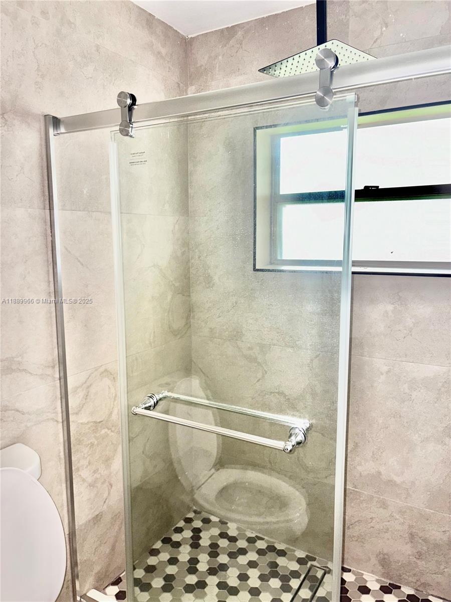 OAK HILLS CONDO NO V - Residential Lease